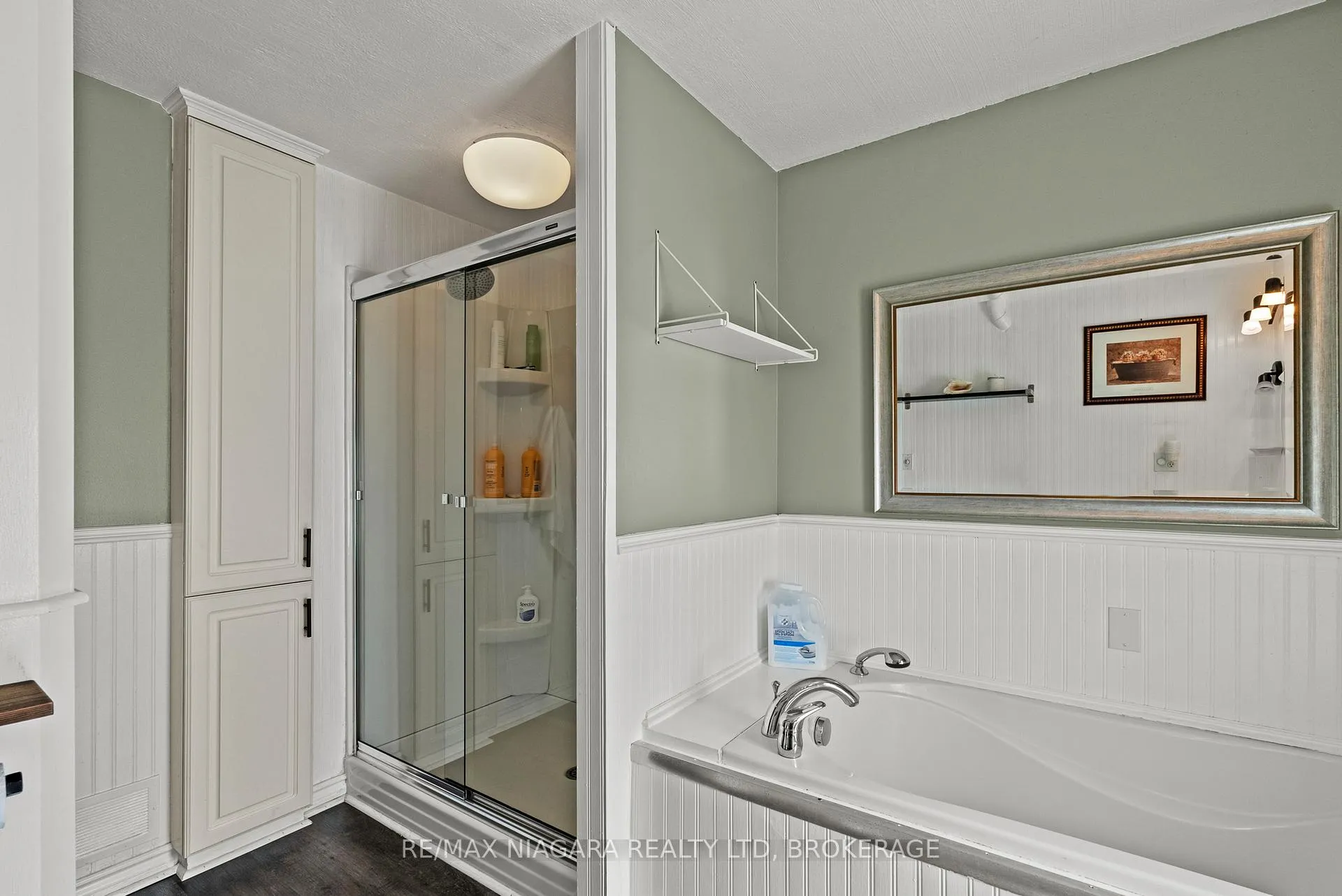 Photo 20 of 25 Mildred Avenue, St. Catharines, Haig — HOMEH