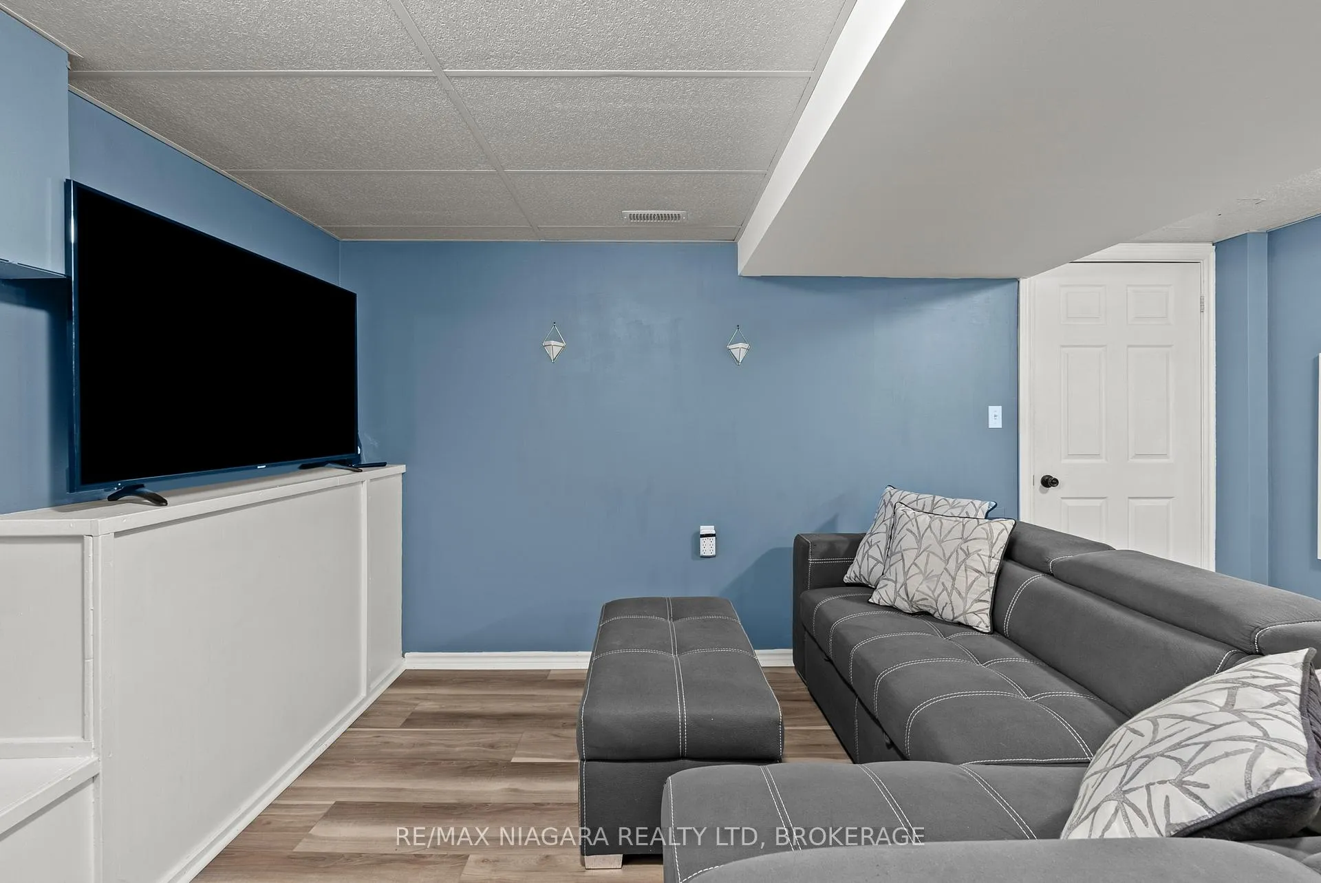 Photo 24 of 25 Mildred Avenue, St. Catharines, Haig — HOMEH
