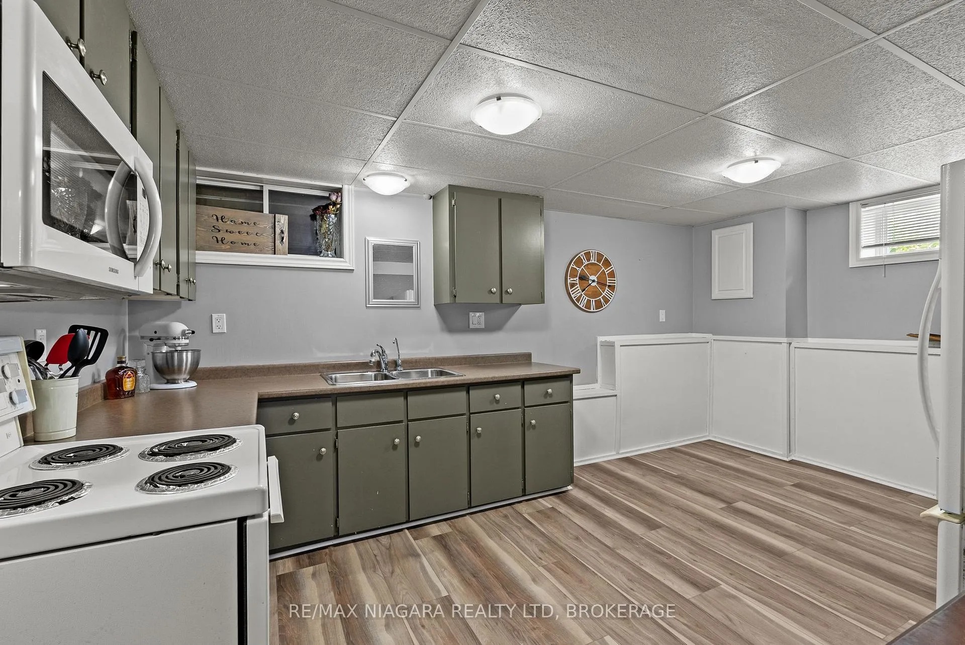 Photo 25 of 25 Mildred Avenue, St. Catharines, Haig — HOMEH