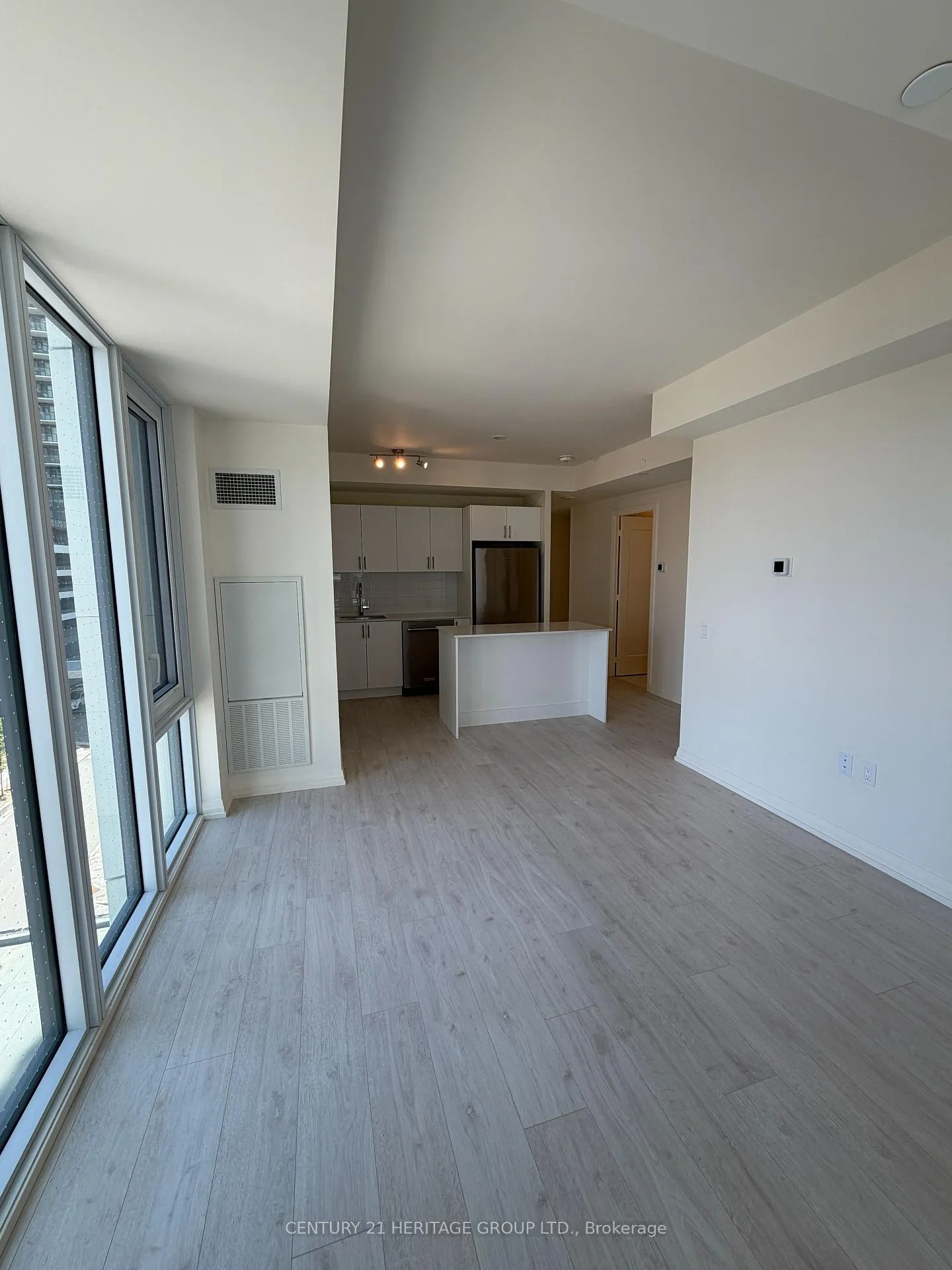 Photo 7 of Unit 520, 27 Korda Gate, Vaughan, Vellore Village — HOMEH