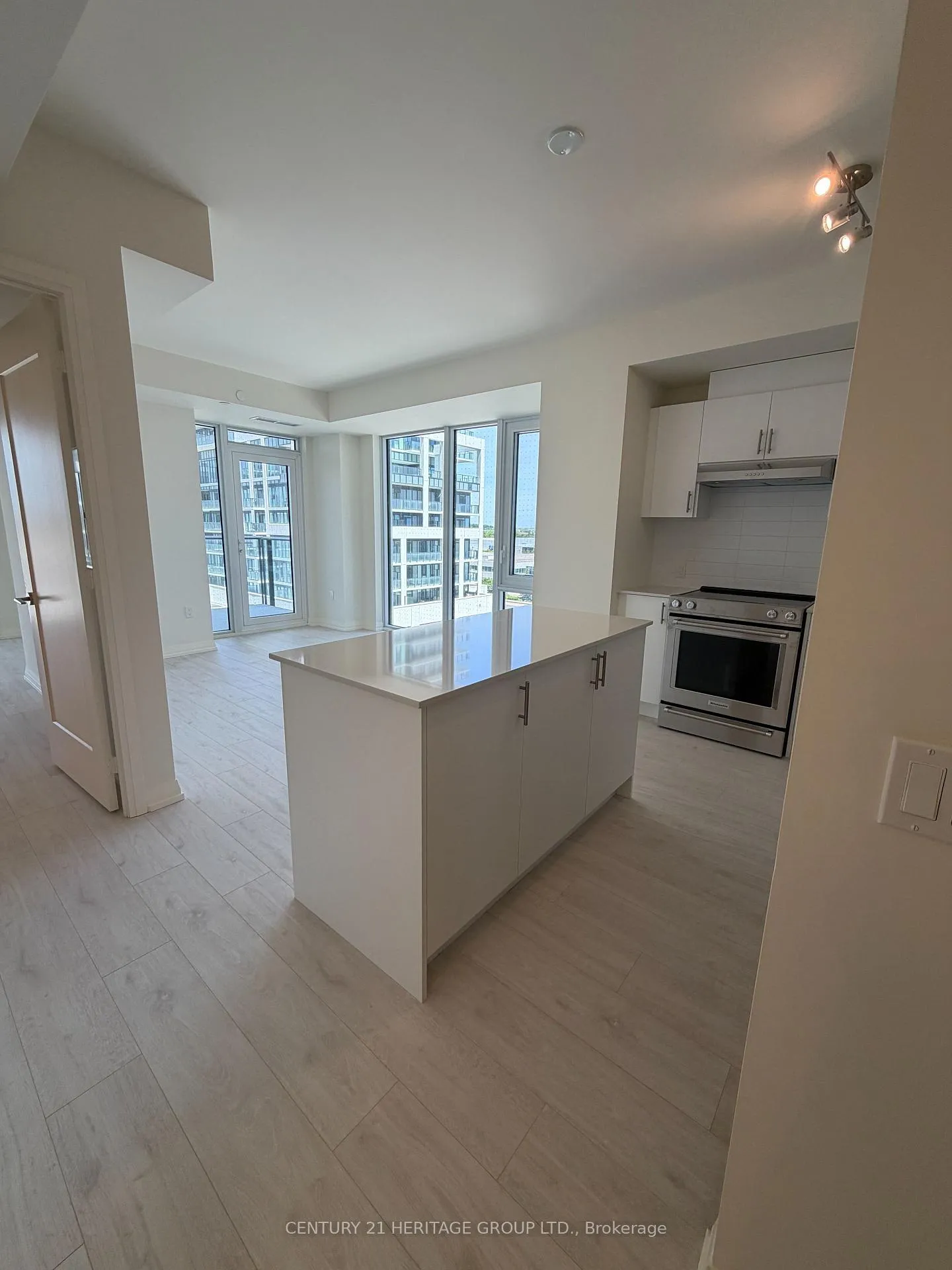 Photo 9 of Unit 520, 27 Korda Gate, Vaughan, Vellore Village — HOMEH