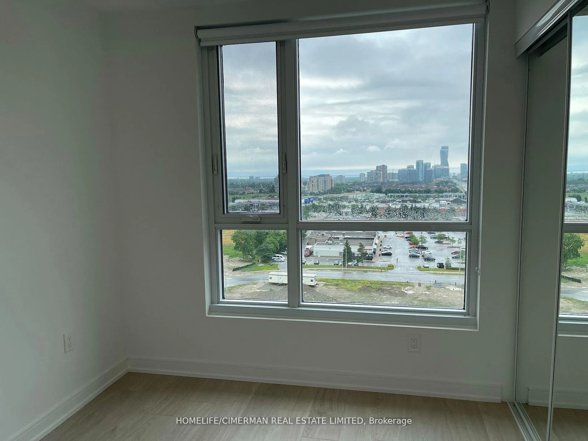 Photo 4 of Unit 1221, 8 Nahani Way, Mississauga, Hurontario — HOMEH