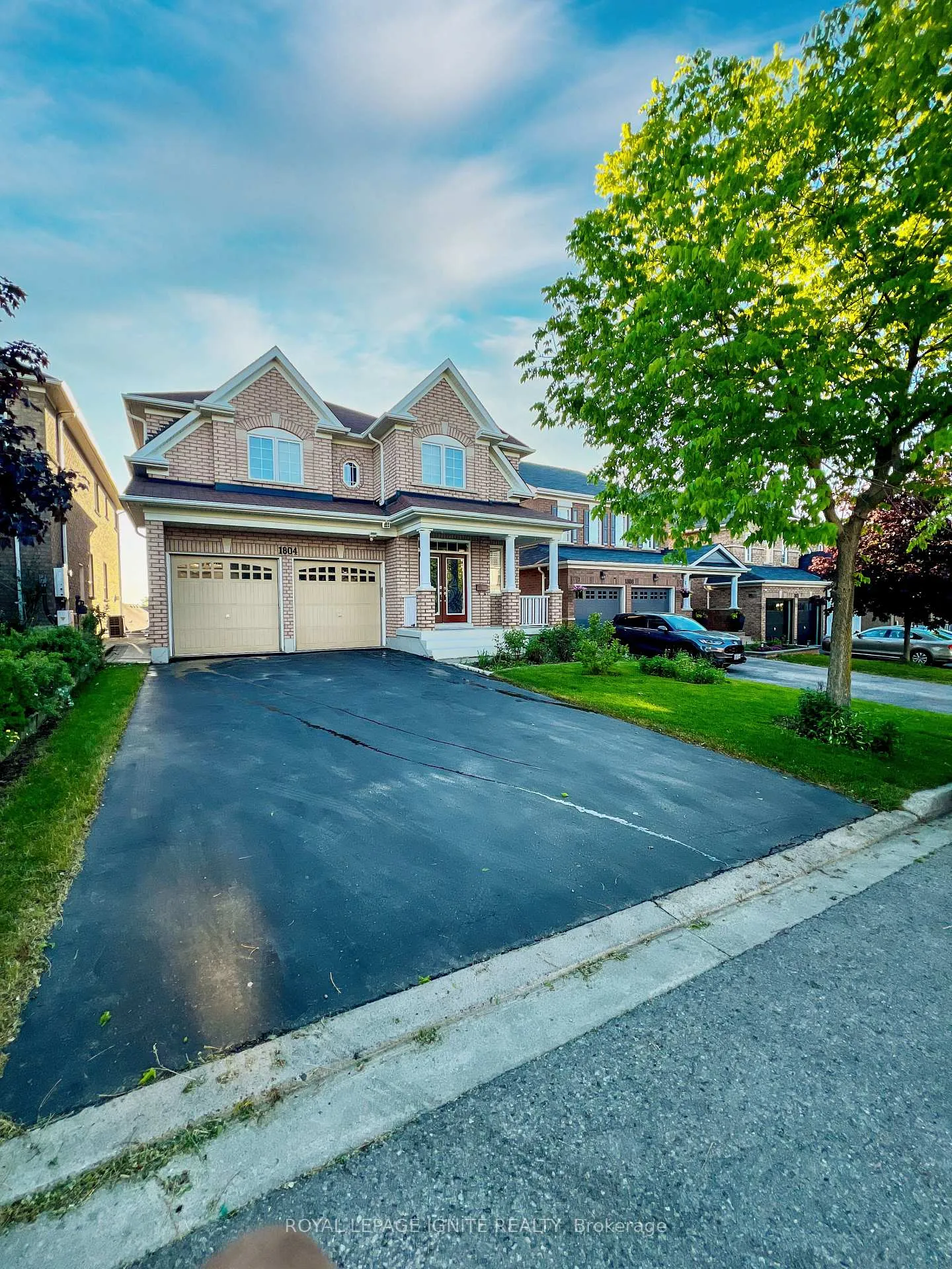 Photo 4 of 1804 Finkle Drive, Oshawa, Taunton — HOMEH