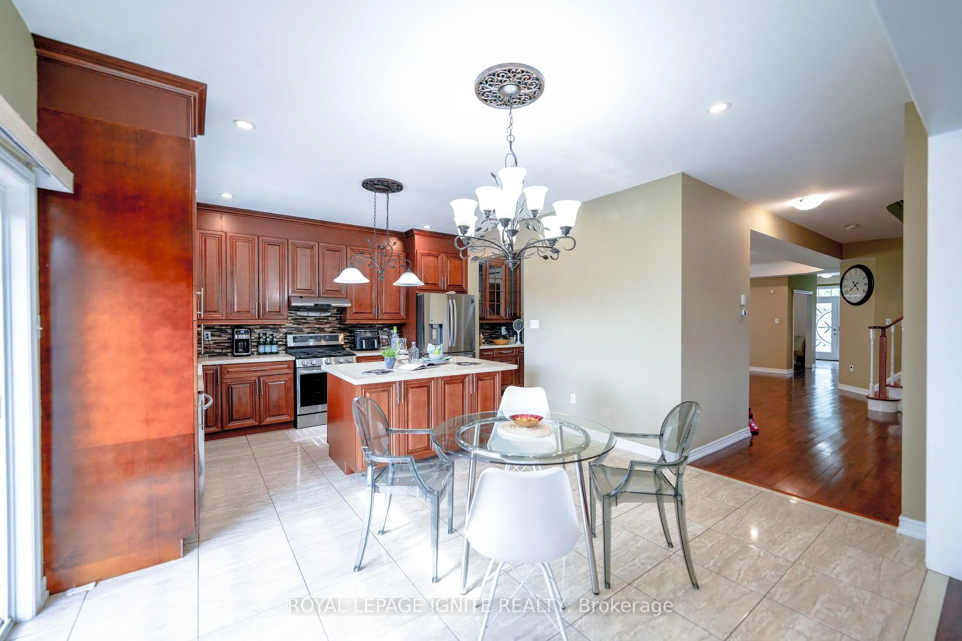 Photo 10 of 1804 Finkle Drive, Oshawa, Taunton — HOMEH