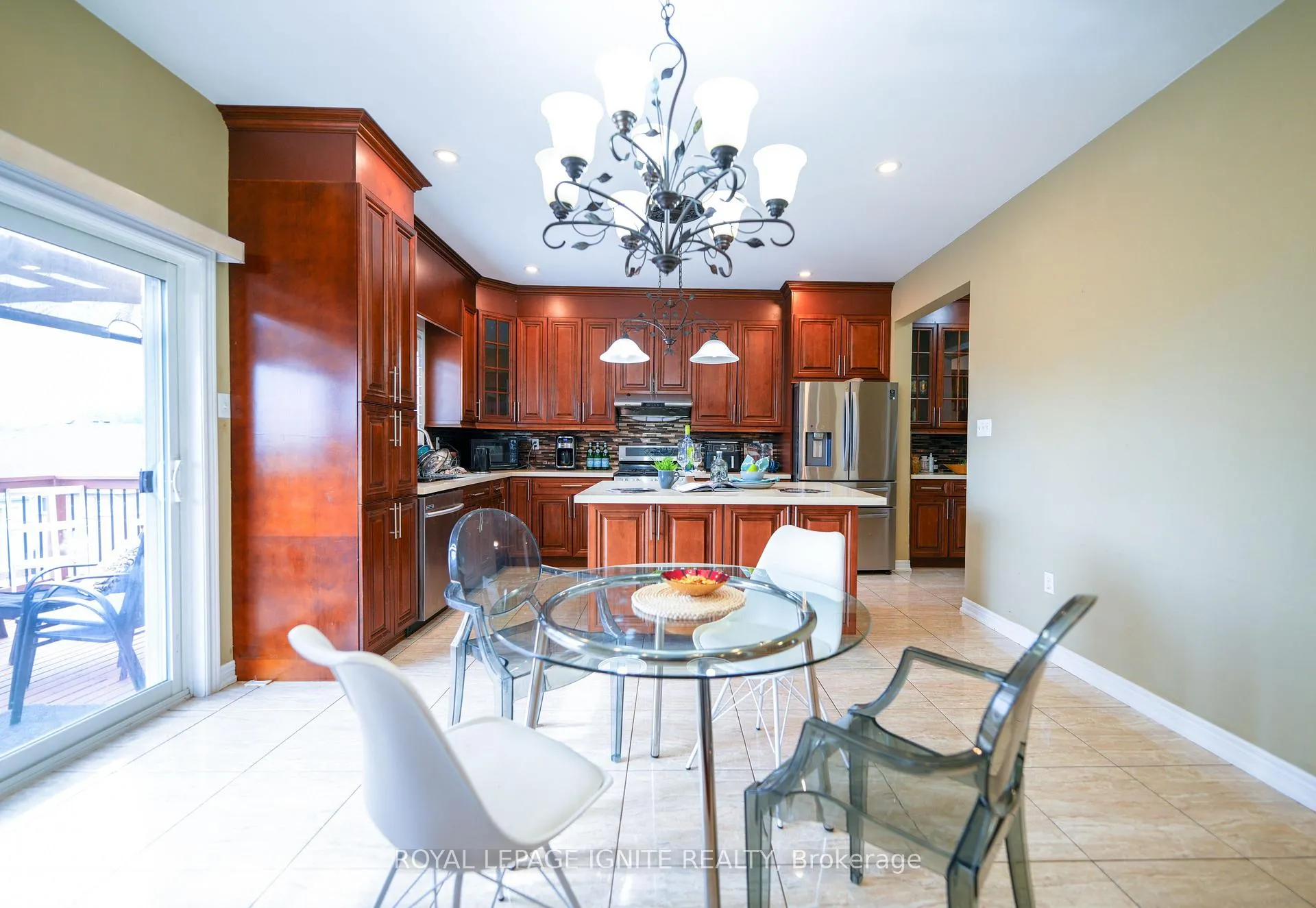 Photo 11 of 1804 Finkle Drive, Oshawa, Taunton — HOMEH