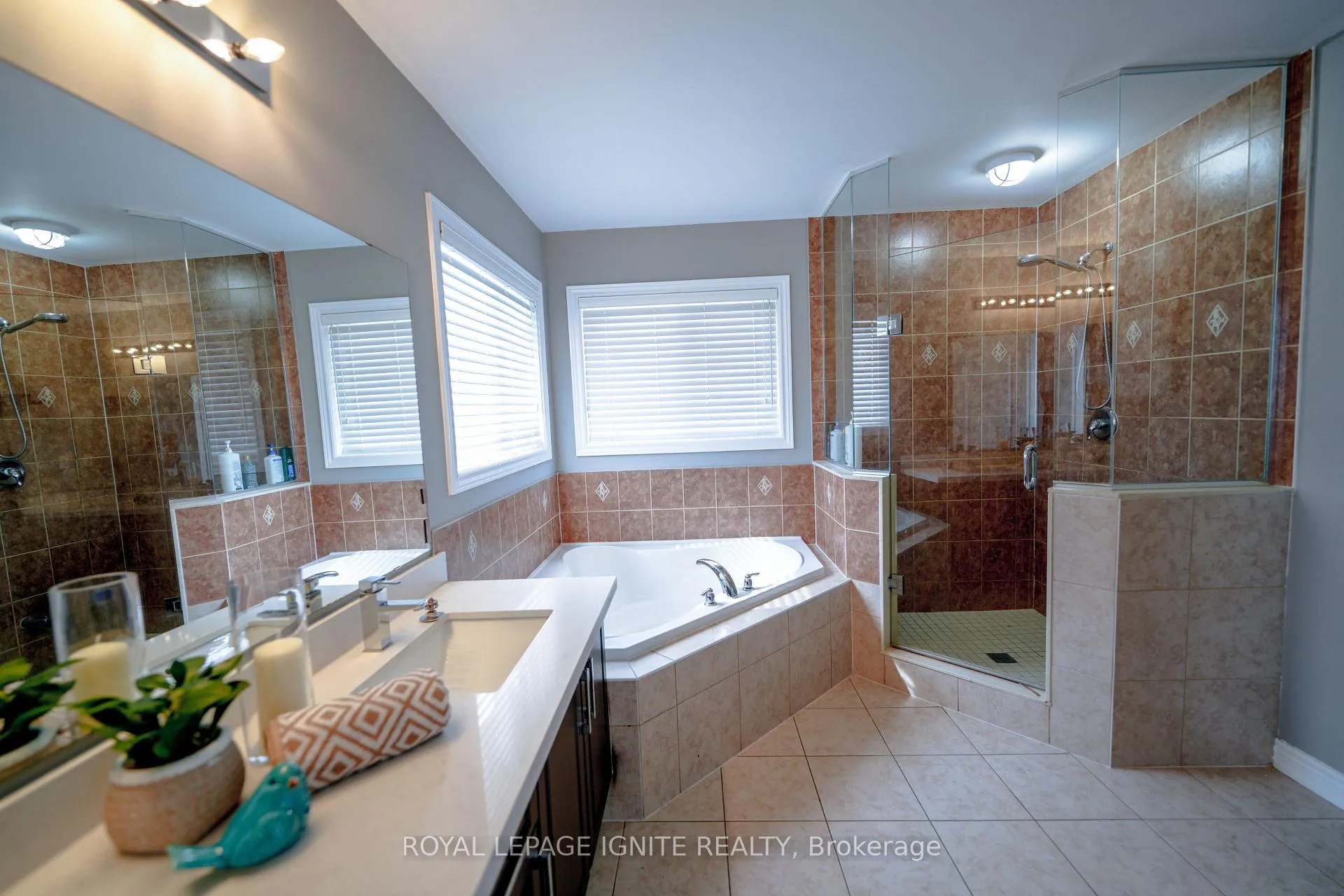 Photo 24 of 1804 Finkle Drive, Oshawa, Taunton — HOMEH