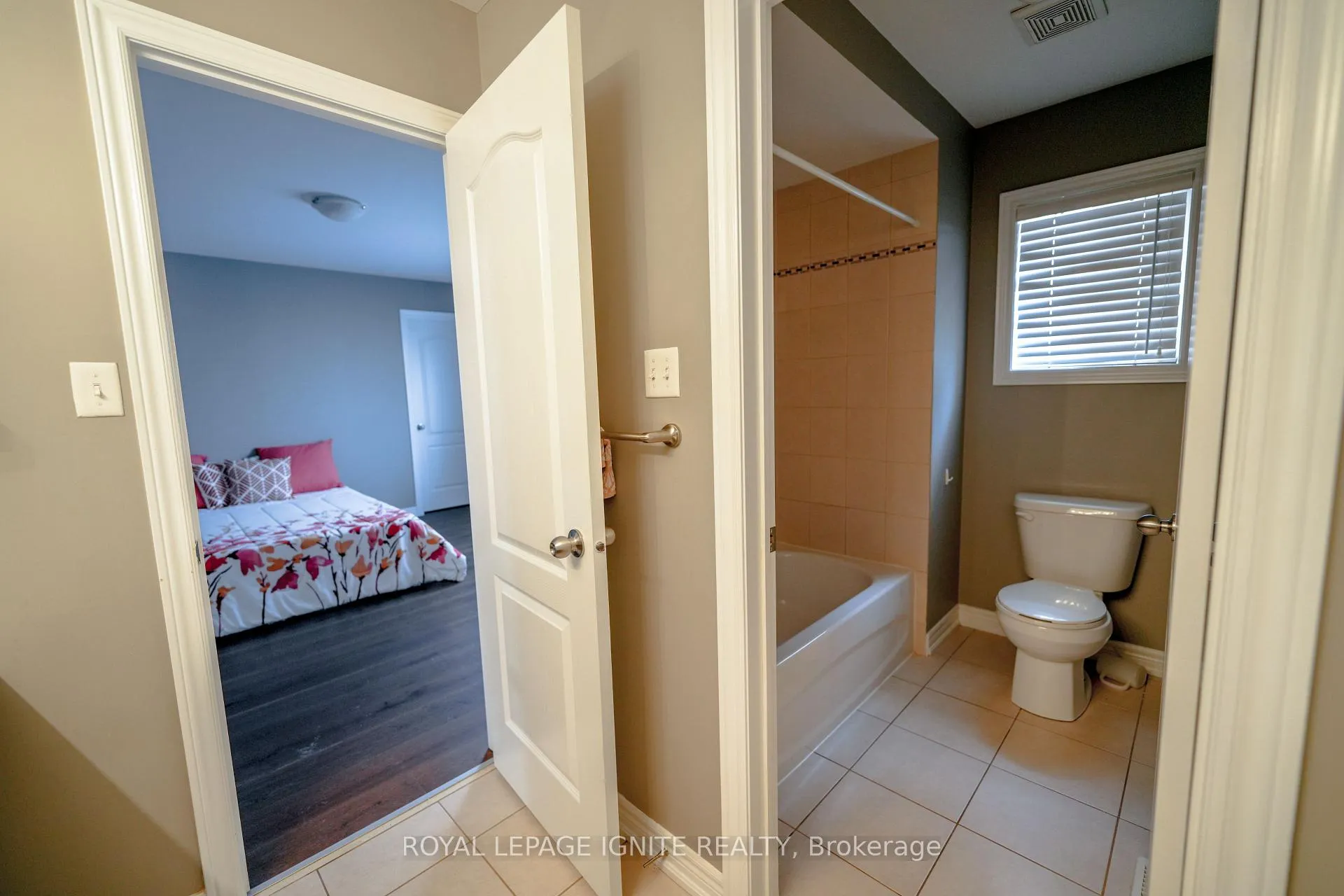 Photo 28 of 1804 Finkle Drive, Oshawa, Taunton — HOMEH