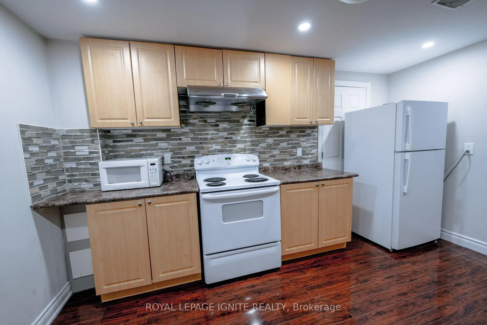 Photo 40 of 1804 Finkle Drive, Oshawa, Taunton — HOMEH