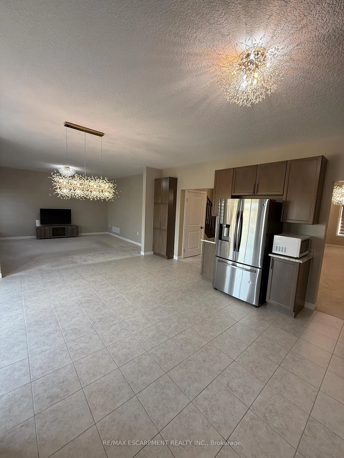 Photo 13 of 68 Dolomiti Court, Hamilton, Rural Glanbrook — HOMEH