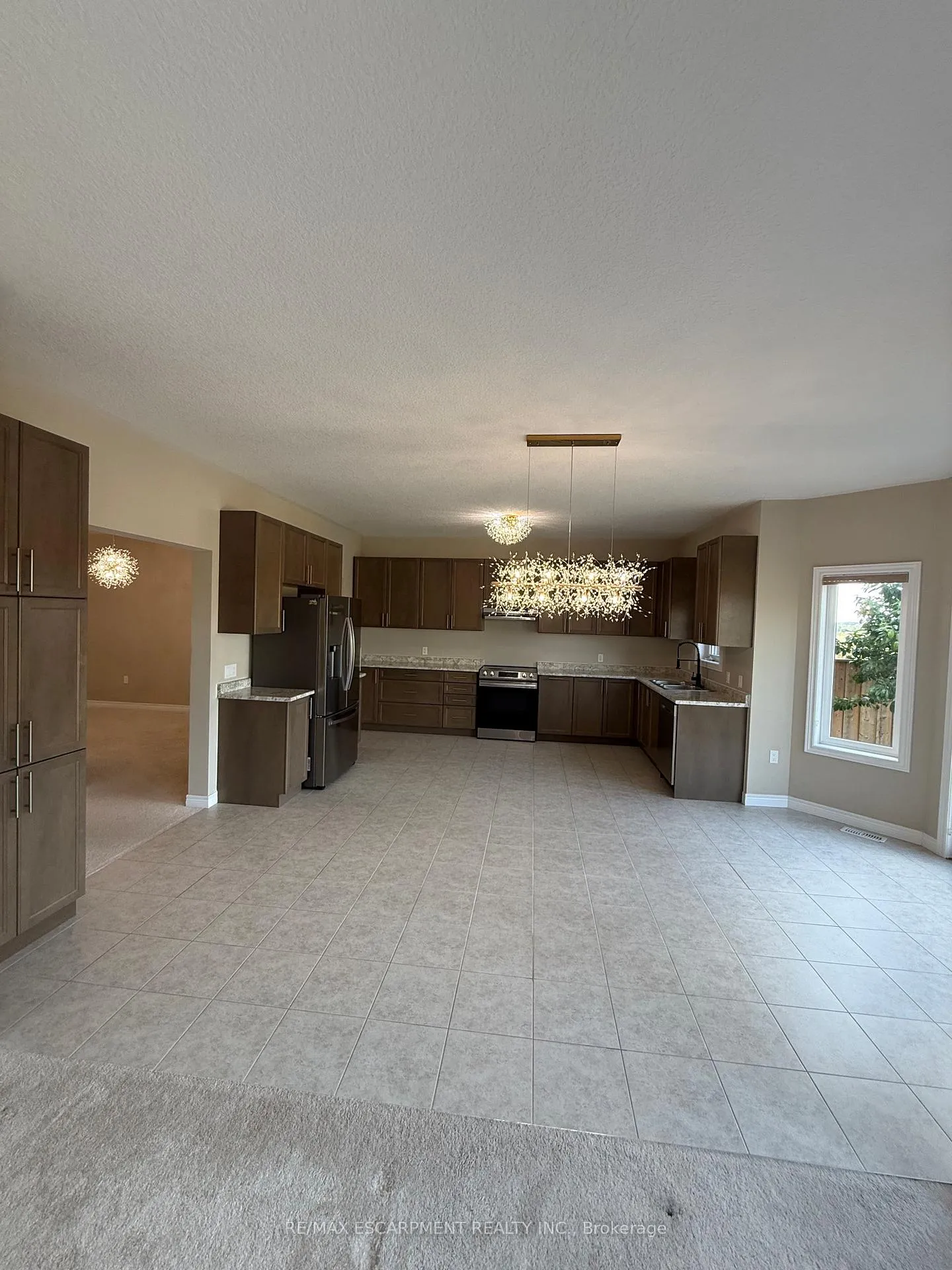 Photo 17 of 68 Dolomiti Court, Hamilton, Rural Glanbrook — HOMEH