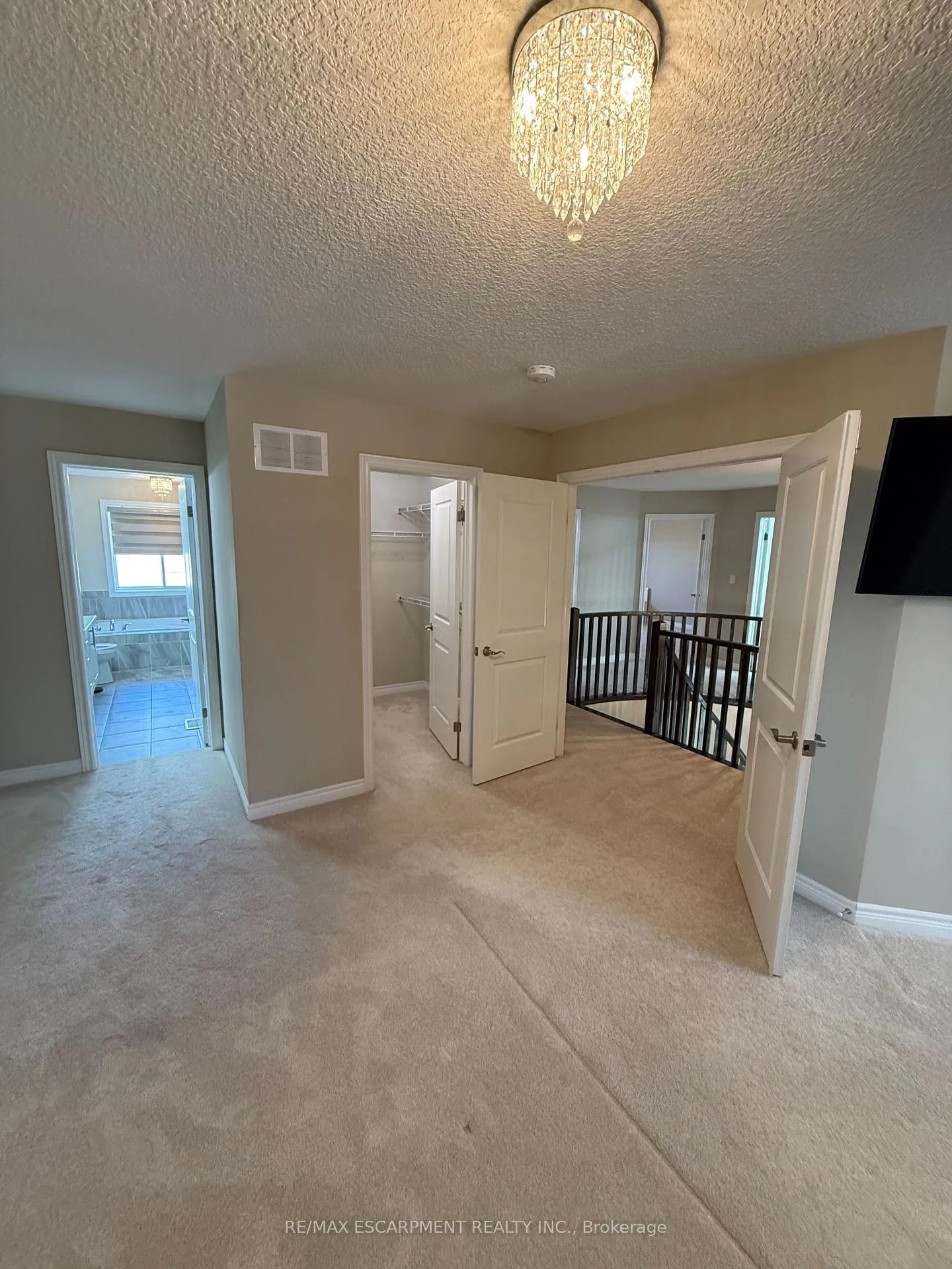 Photo 23 of 68 Dolomiti Court, Hamilton, Rural Glanbrook — HOMEH