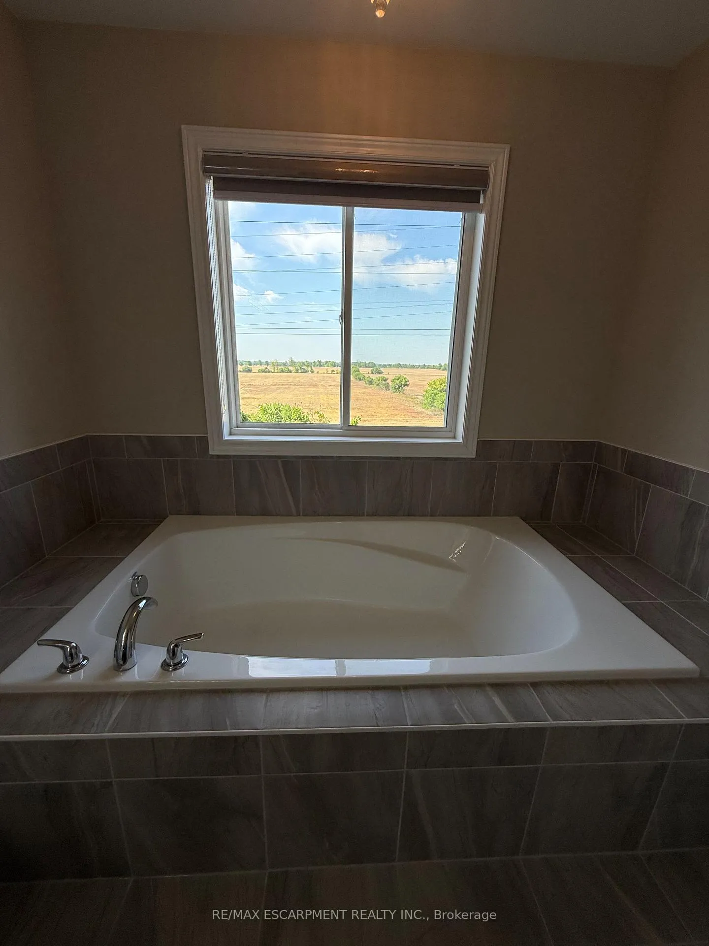 Photo 26 of 68 Dolomiti Court, Hamilton, Rural Glanbrook — HOMEH