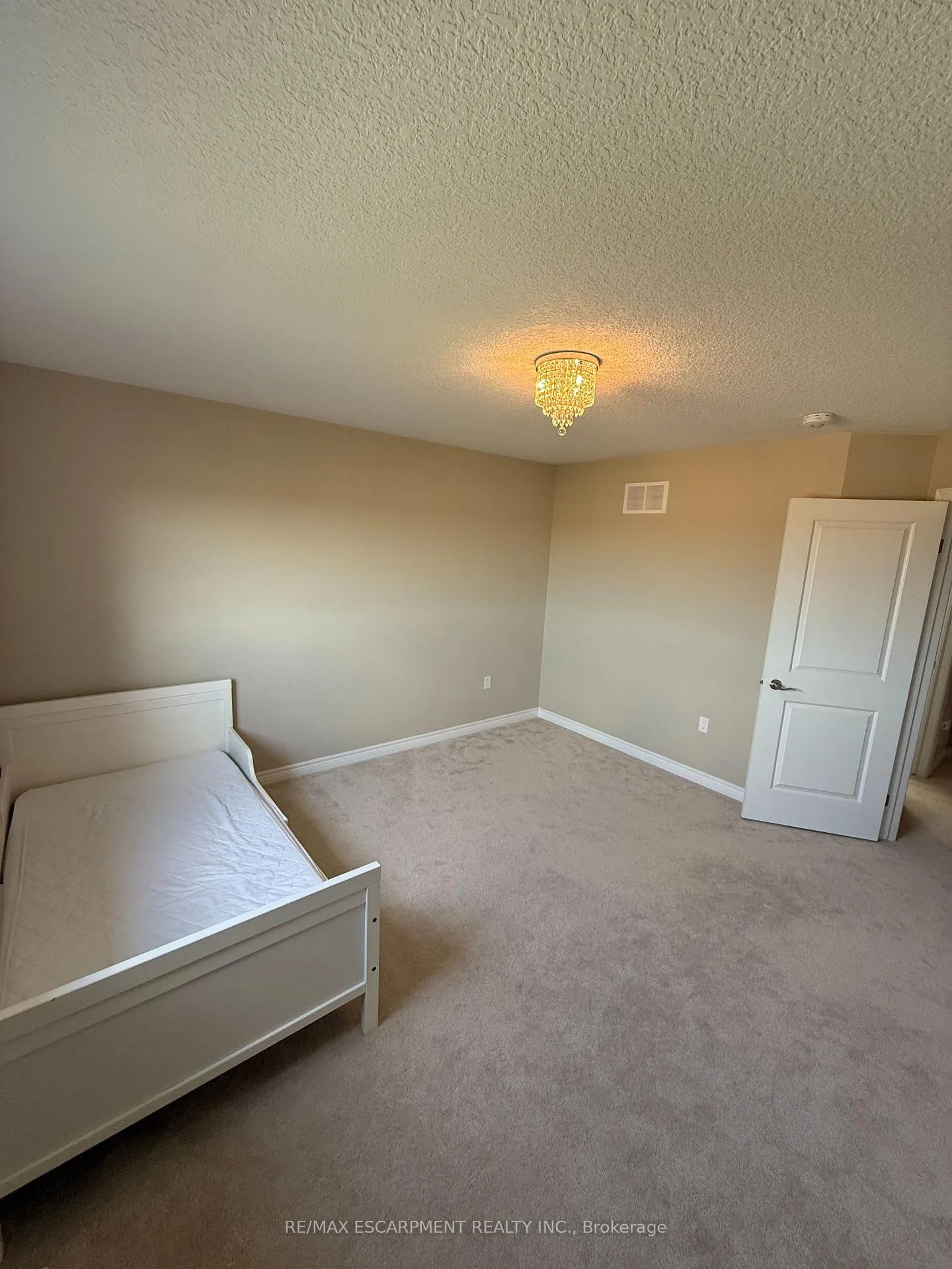 Photo 31 of 68 Dolomiti Court, Hamilton, Rural Glanbrook — HOMEH