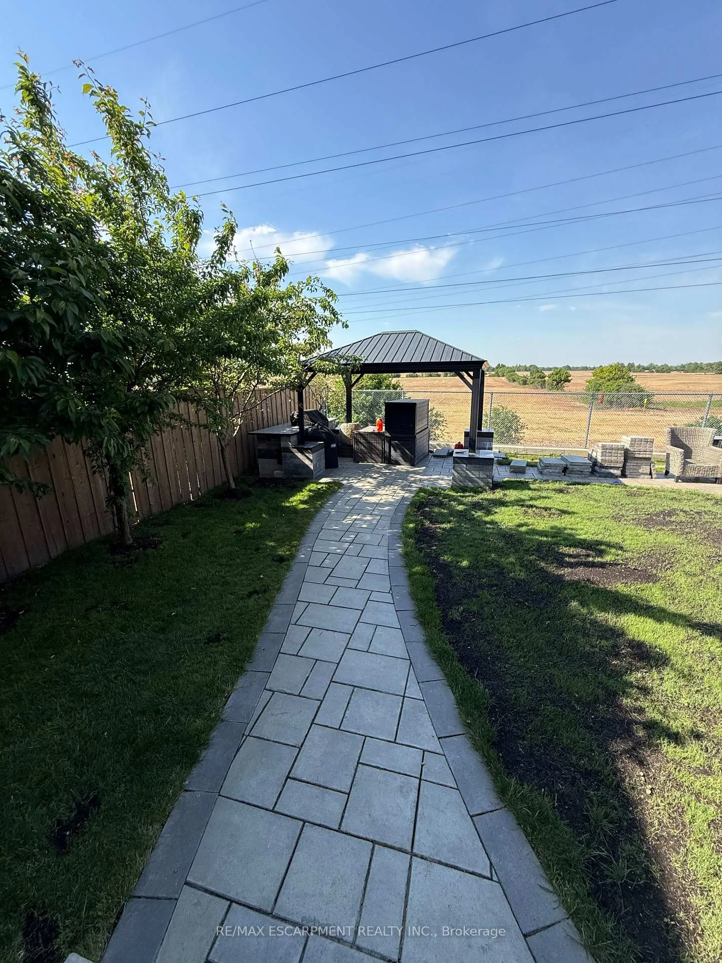 Photo 38 of 68 Dolomiti Court, Hamilton, Rural Glanbrook — HOMEH