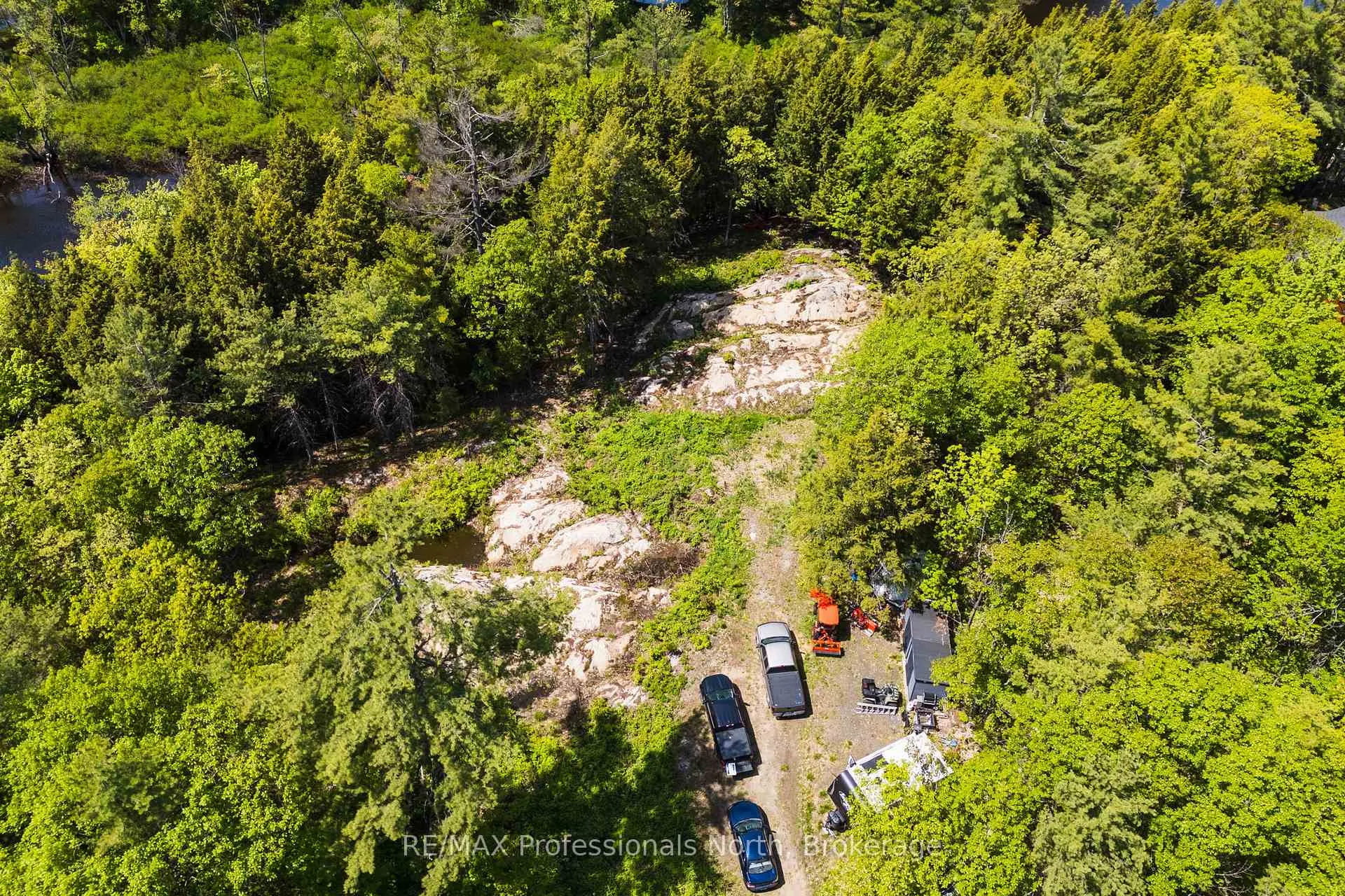 Photo 14 of Unit 2, 1204 South Morrison Lake Road, Gravenhurst, Wood (Gravenhurst) — HOMEH