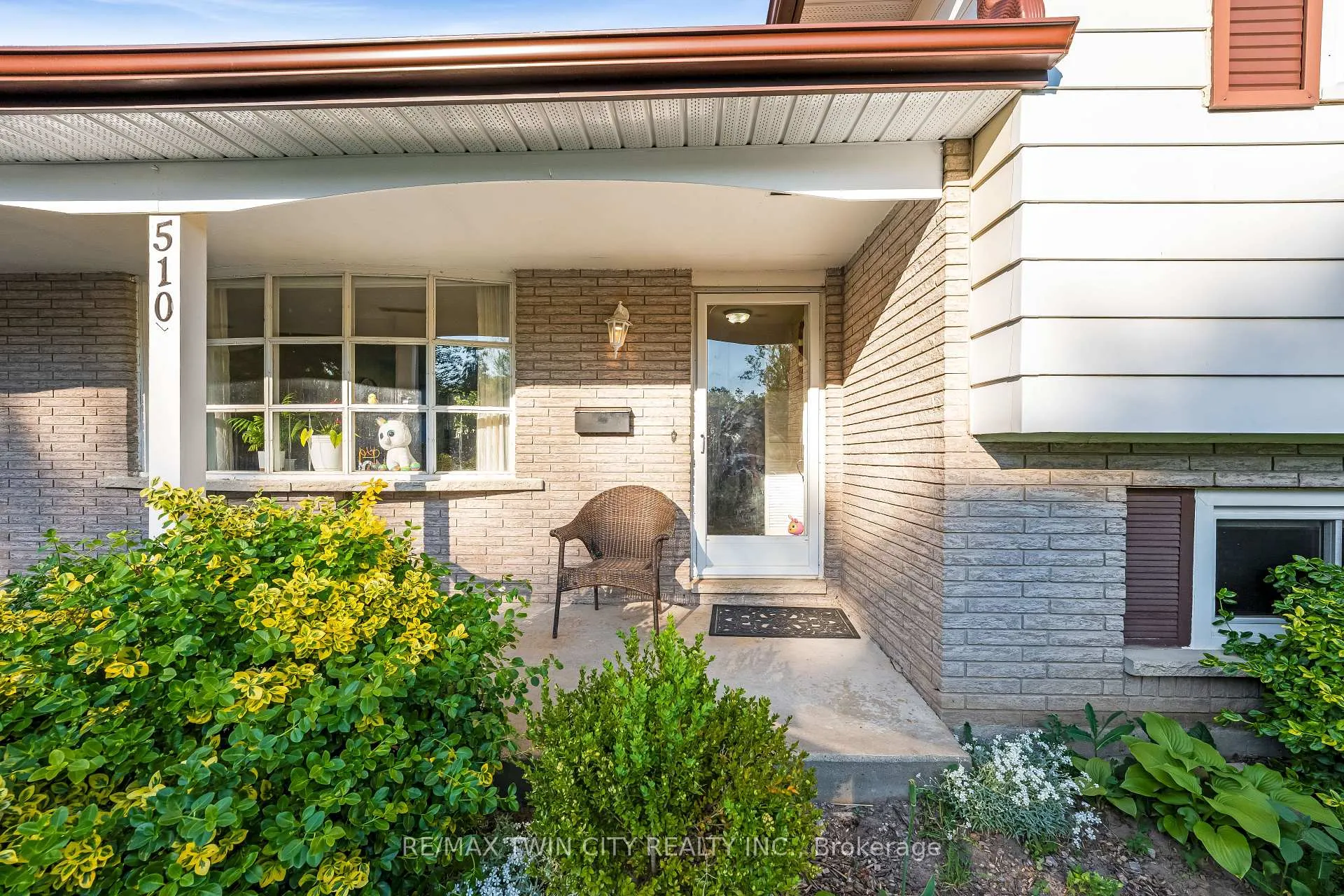 Photo 2 of 510 Edenbrook Place, Waterloo — HOMEH