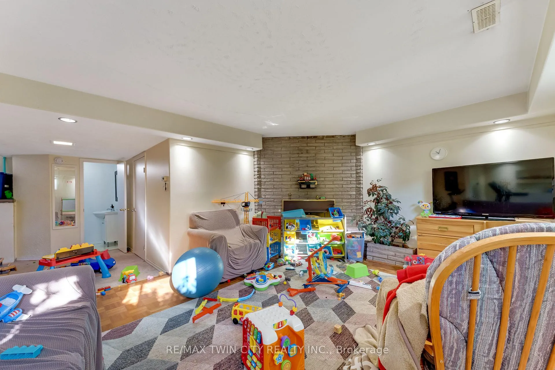 Photo 17 of 510 Edenbrook Place, Waterloo — HOMEH