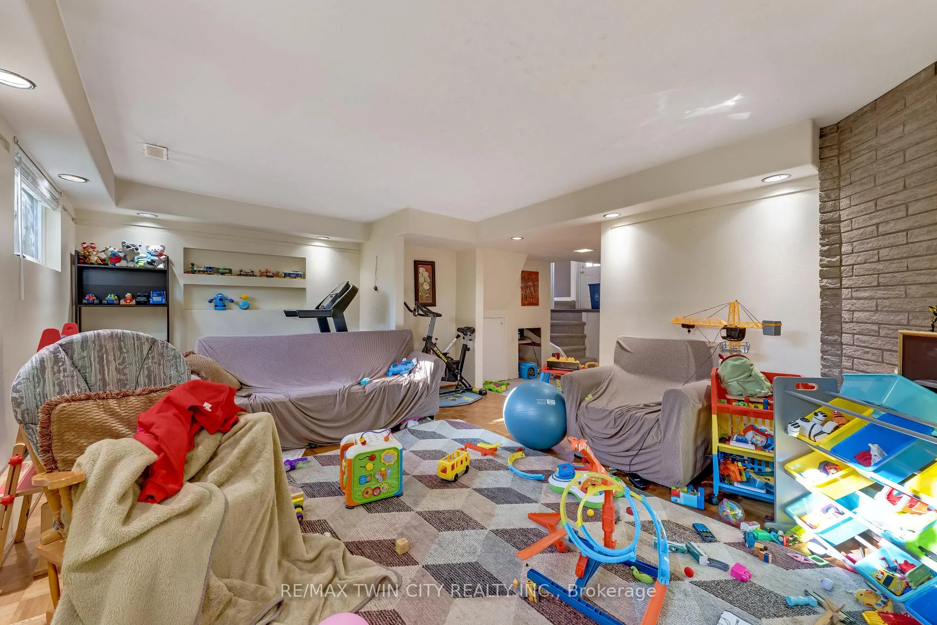 Photo 18 of 510 Edenbrook Place, Waterloo — HOMEH