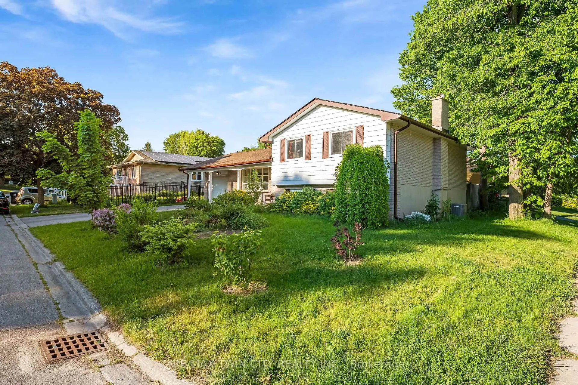 Photo 24 of 510 Edenbrook Place, Waterloo — HOMEH