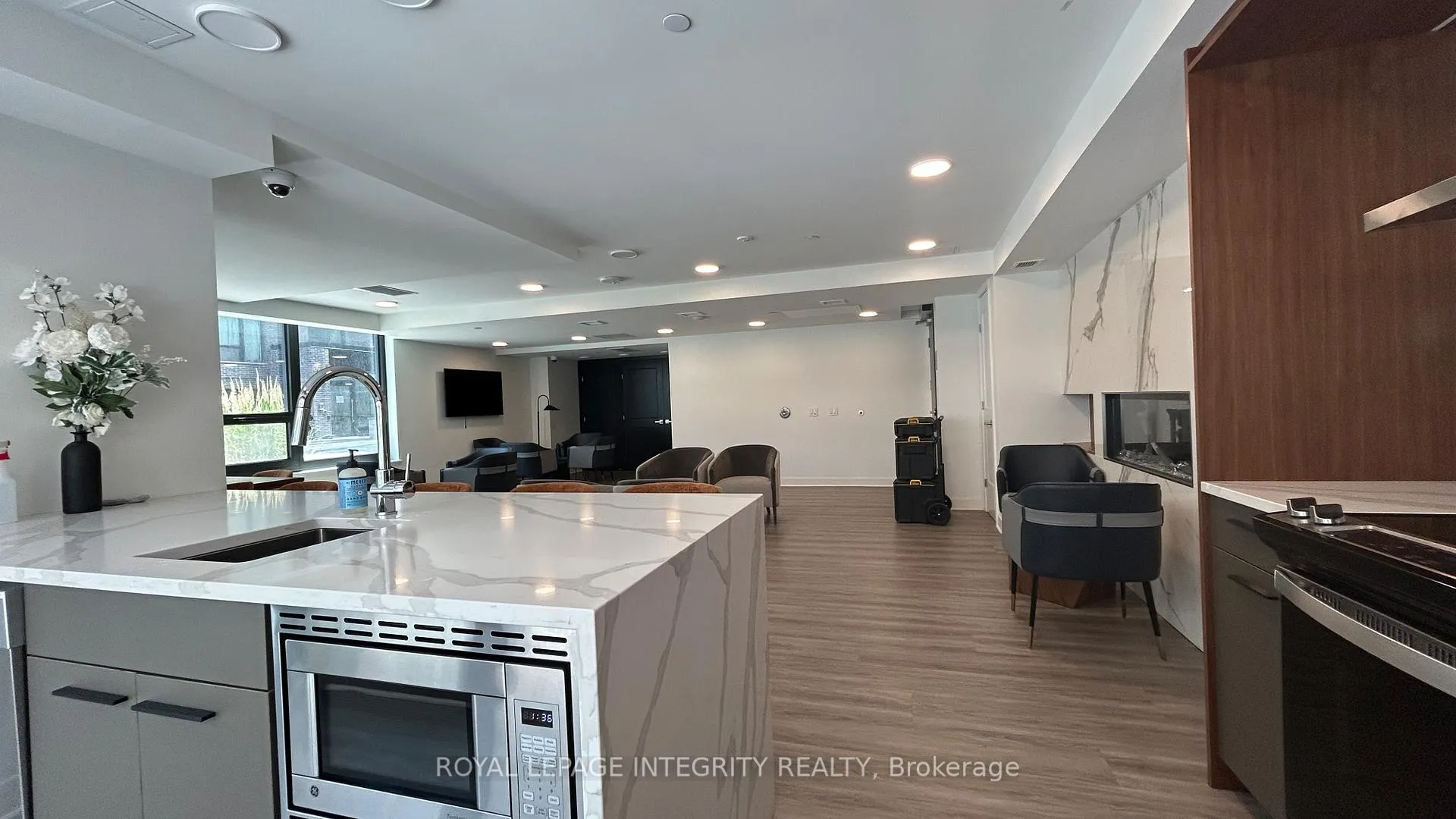 Photo 17 of Unit 810, 340 Queen Street, Ottawa, Ottawa Centre — HOMEH
