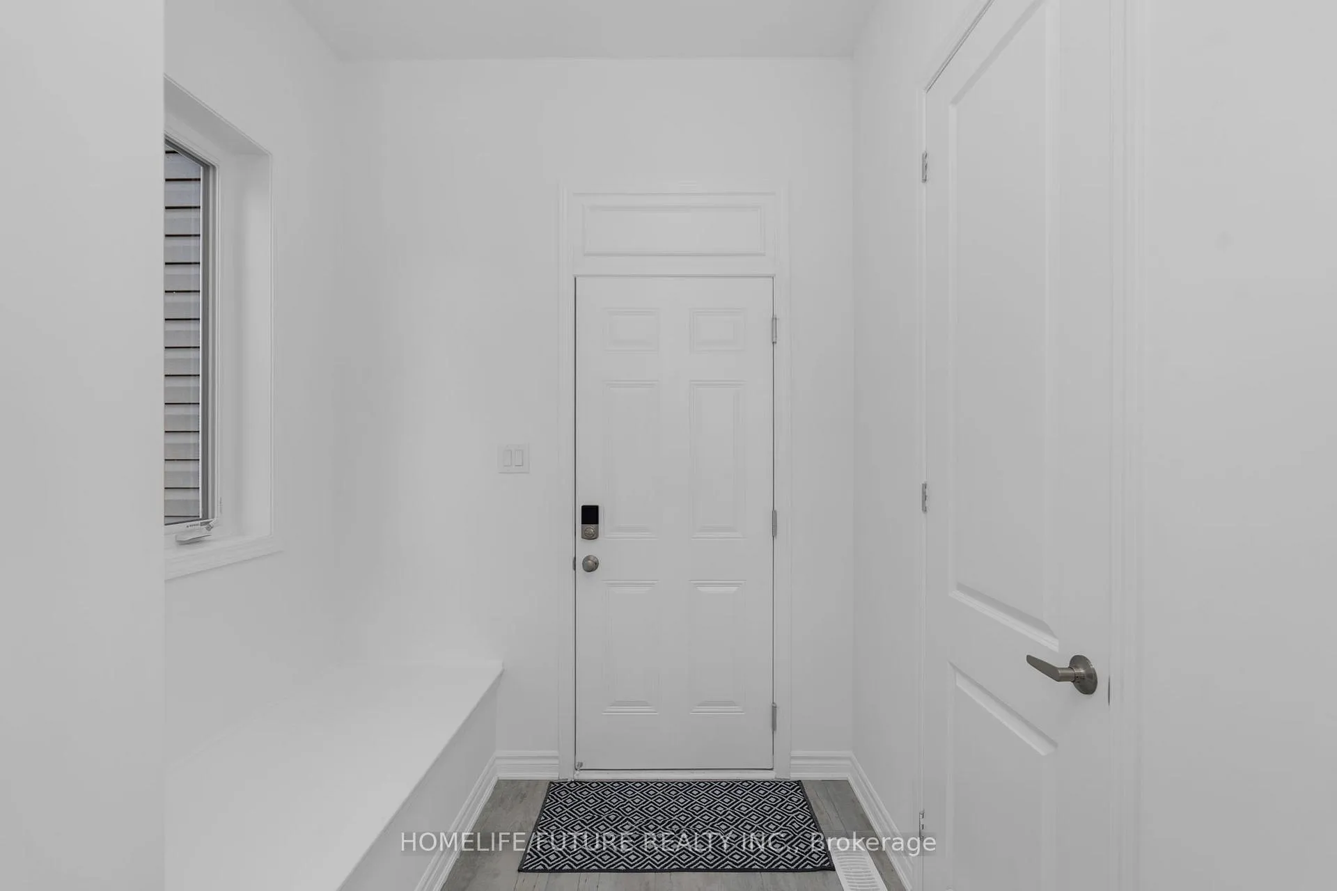 Photo 10 of 1 Dyer Crescent, Bracebridge, Macaulay — HOMEH