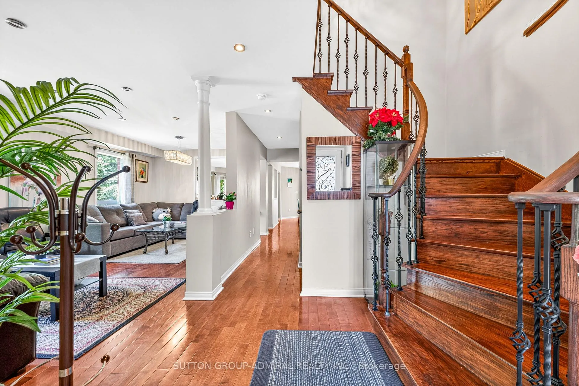 Photo 8 of 134 Purcell Crescent, Vaughan, Maple — HOMEH
