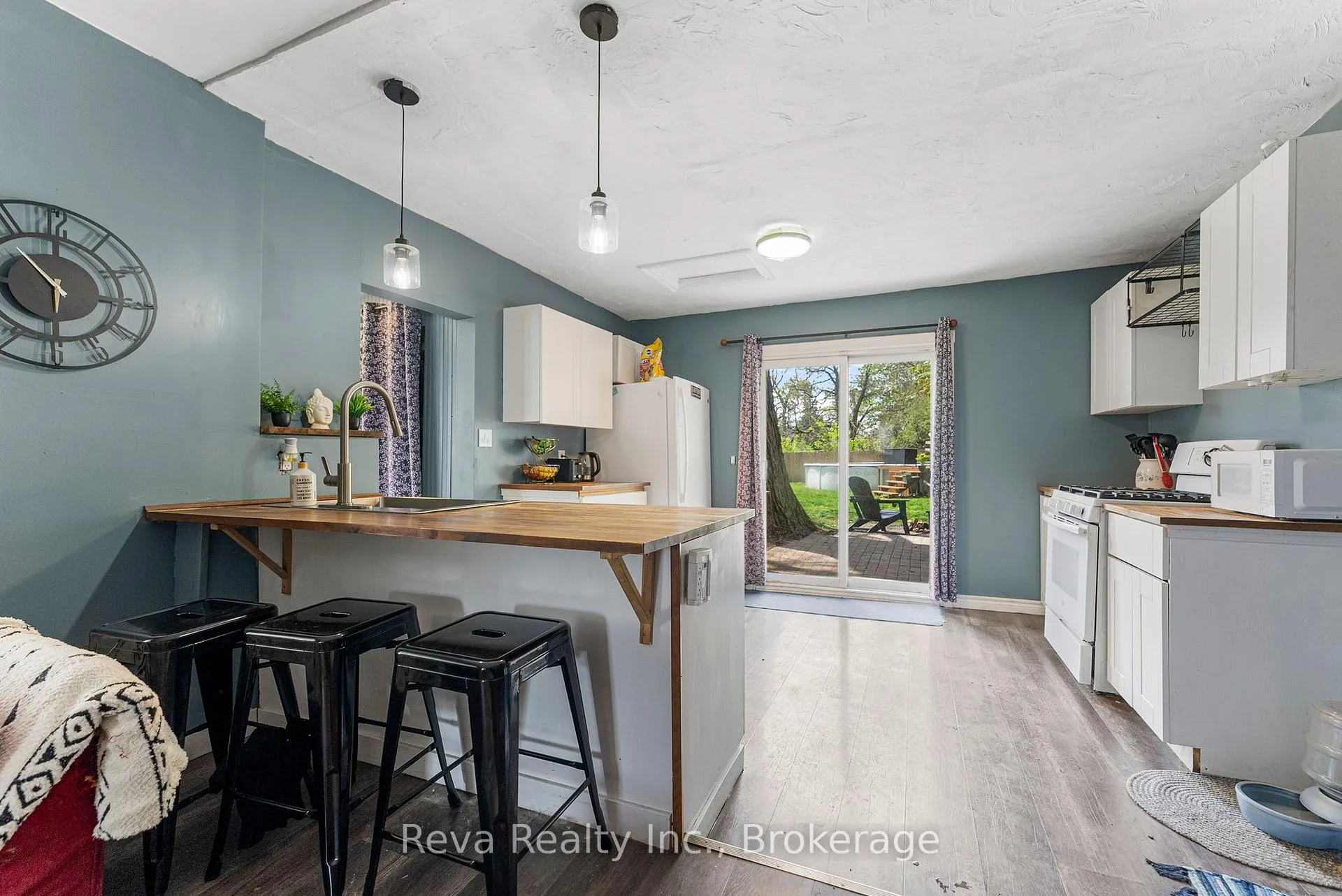 Photo 13 of 86 Yeomans Street, Belleville, Belleville Ward — HOMEH