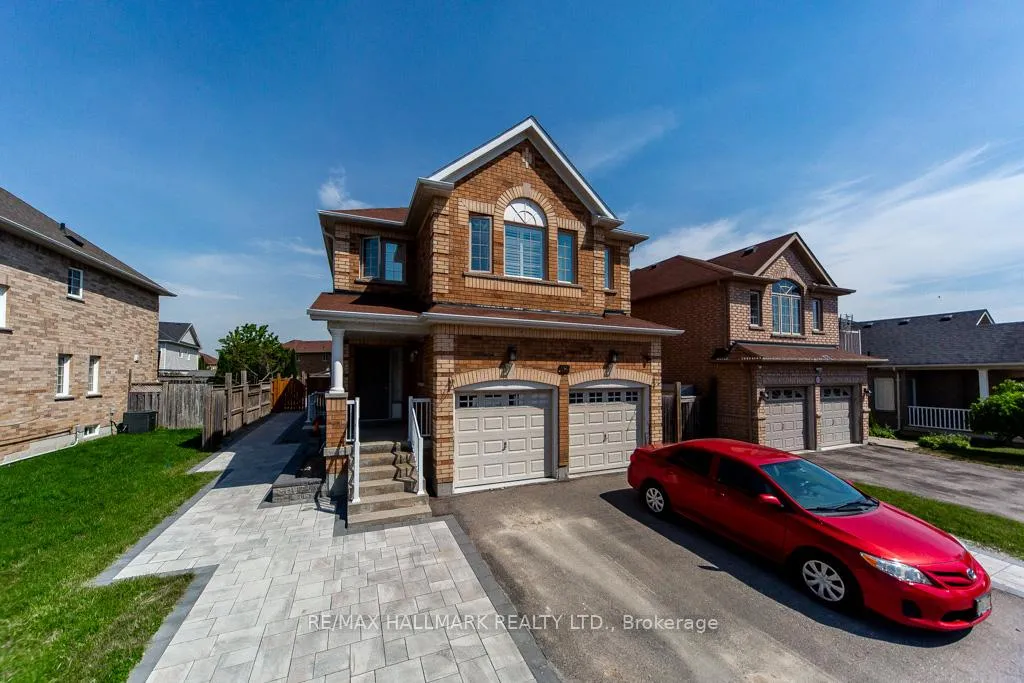Photo 1 of 114 Medland Avenue, Whitby, Williamsburg — HOMEH