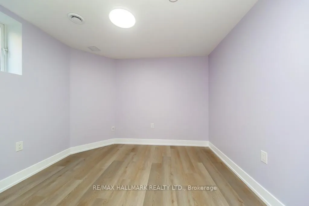 Photo 19 of 114 Medland Avenue, Whitby, Williamsburg — HOMEH
