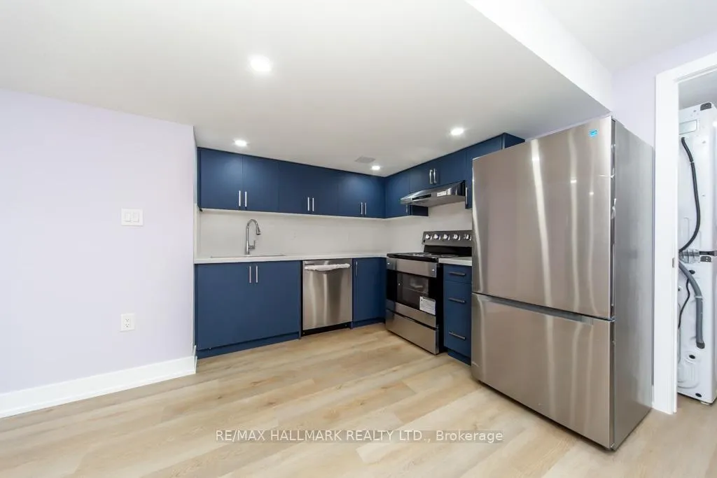 Photo 37 of 114 Medland Avenue, Whitby, Williamsburg — HOMEH