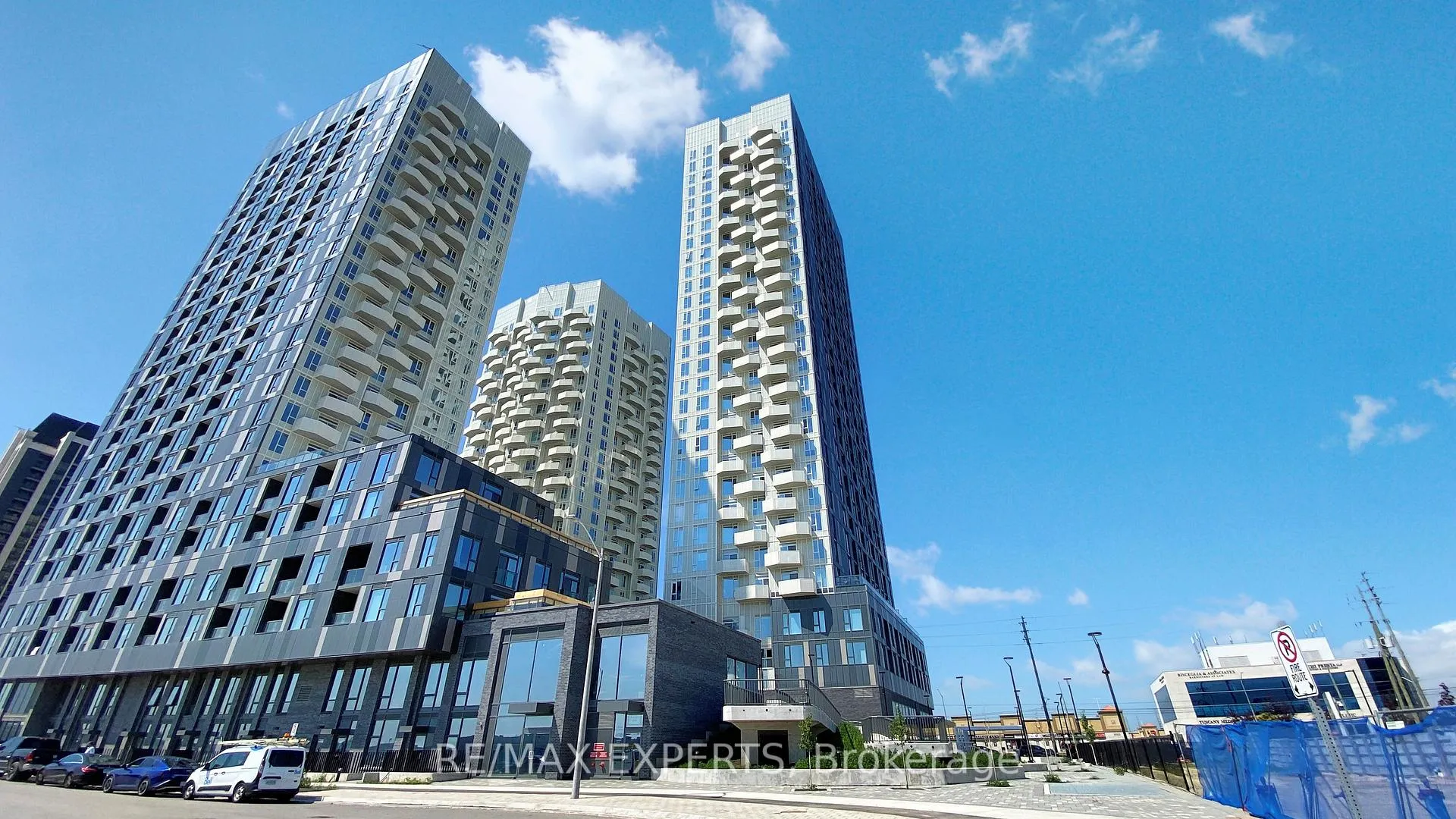 Photo 2 of Unit 618, 498 Caldari Road, Vaughan, Concord — HOMEH