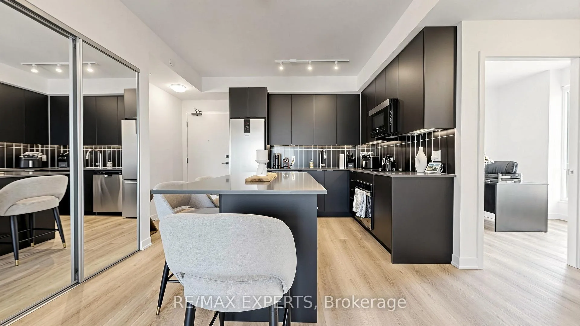 Photo 4 of Unit 618, 498 Caldari Road, Vaughan, Concord — HOMEH