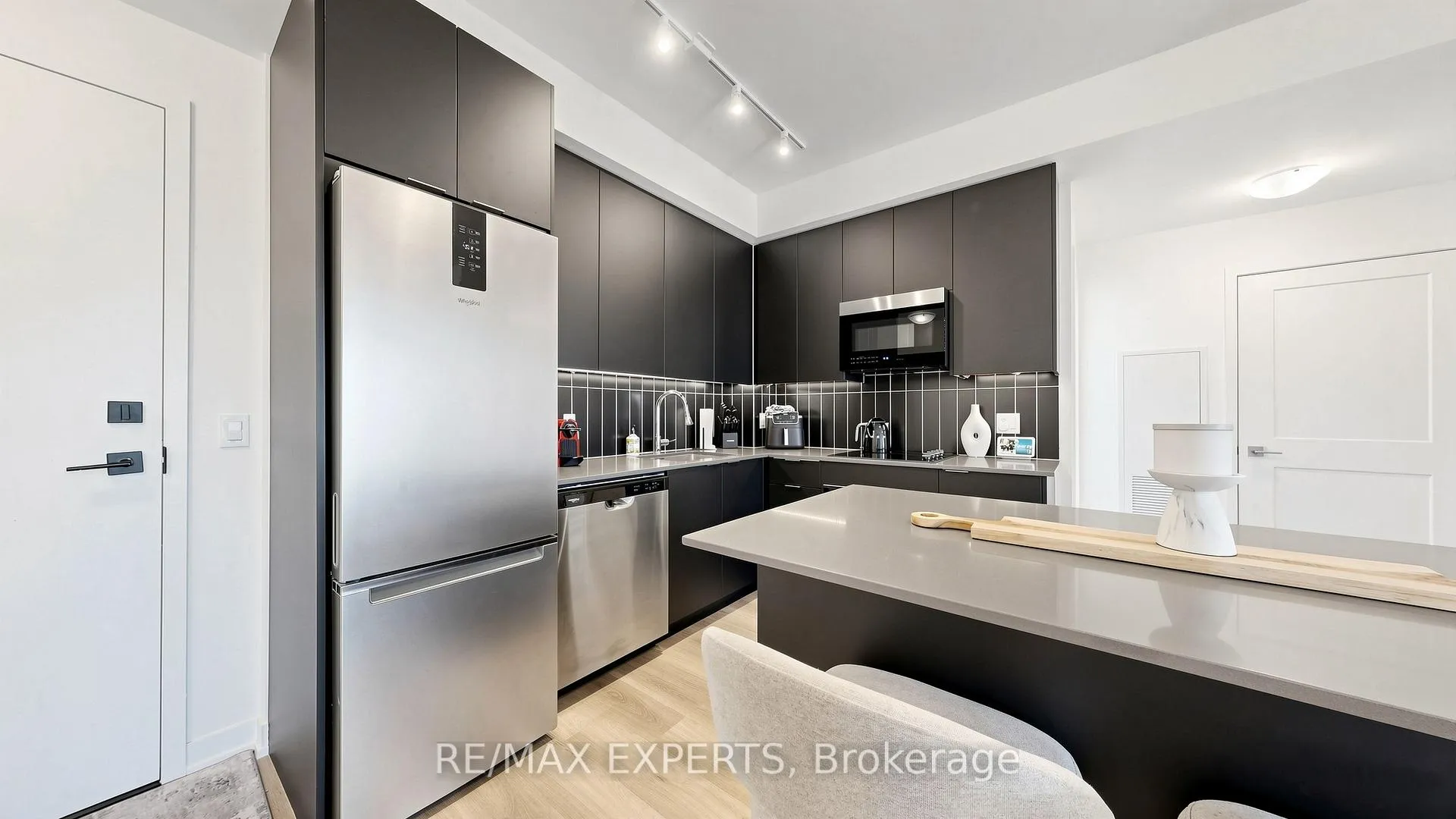 Photo 5 of Unit 618, 498 Caldari Road, Vaughan, Concord — HOMEH