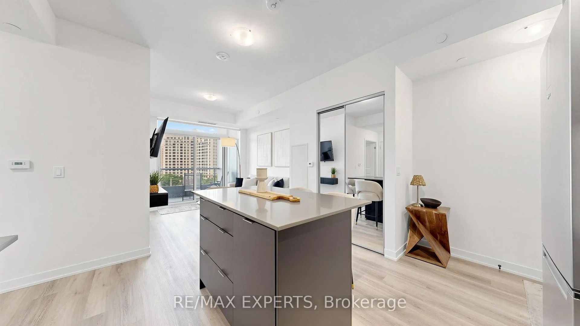 Photo 10 of Unit 618, 498 Caldari Road, Vaughan, Concord — HOMEH