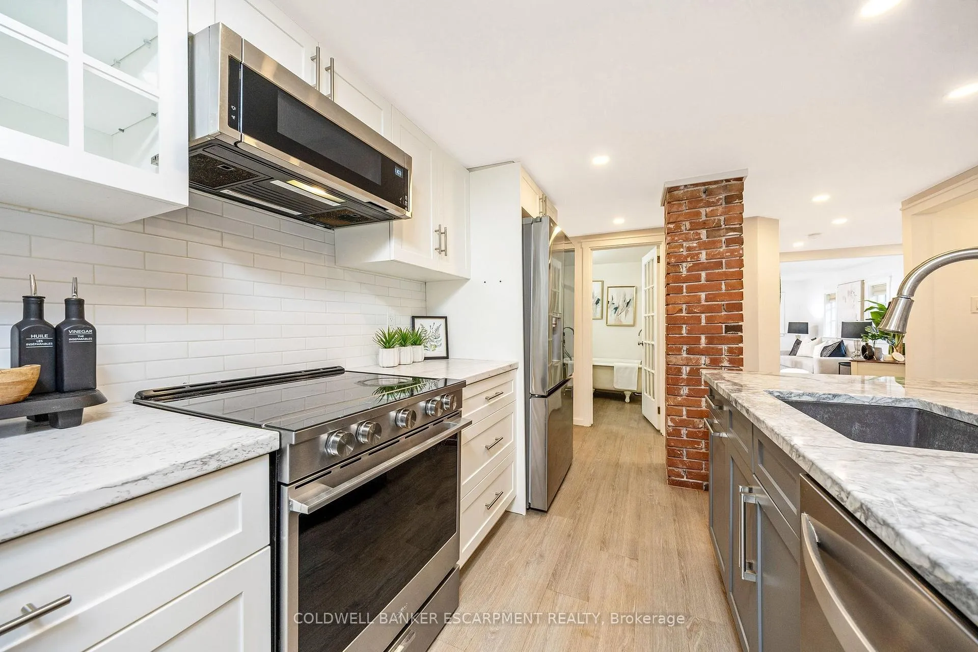 Photo 13 of 14 Laurine Avenue, Guelph, St. George's — HOMEH