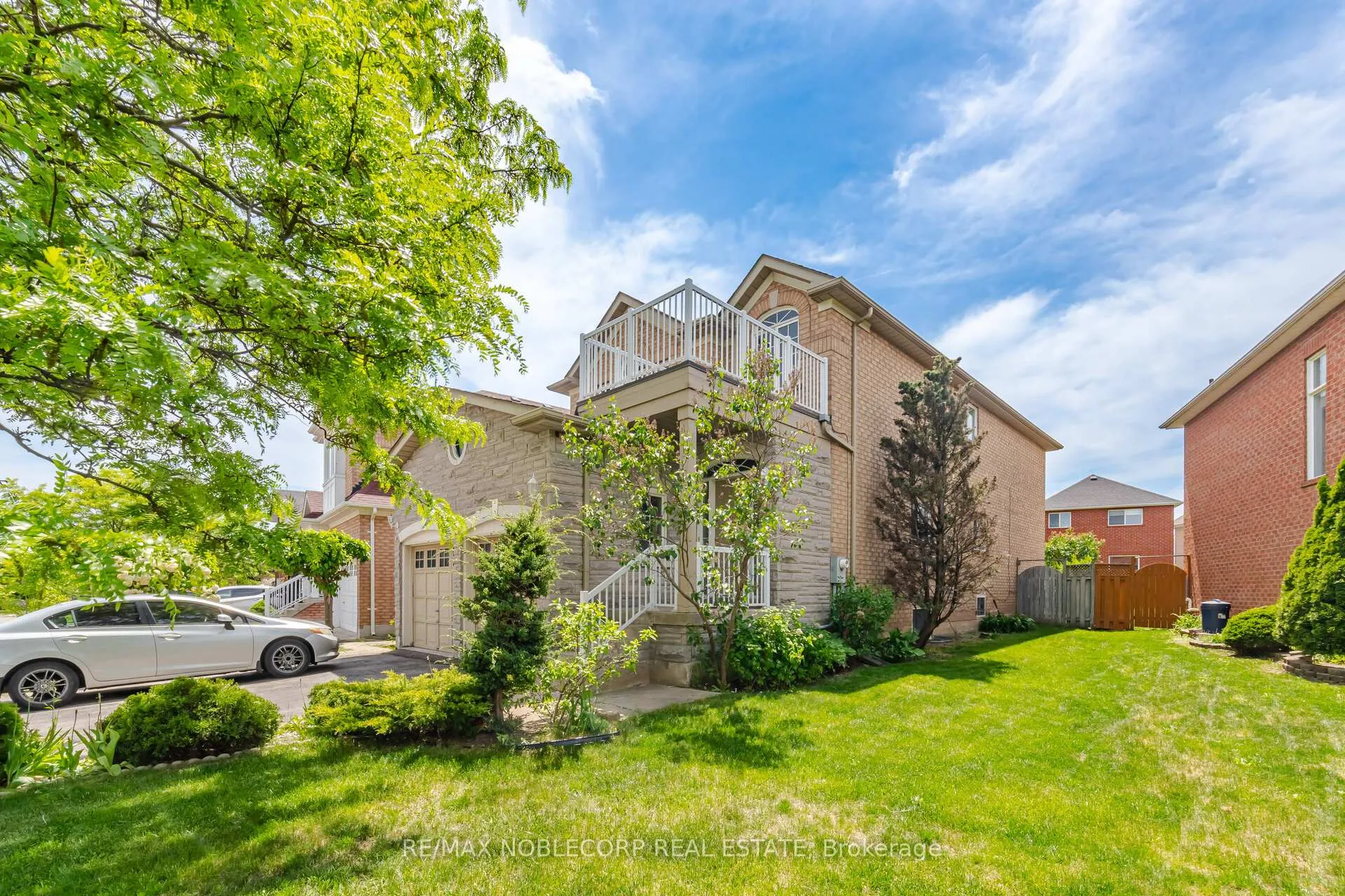 Photo 4 of Unit Upper, 22 Gold Hill Road, Brampton, Fletcher's Creek Village — HOMEH