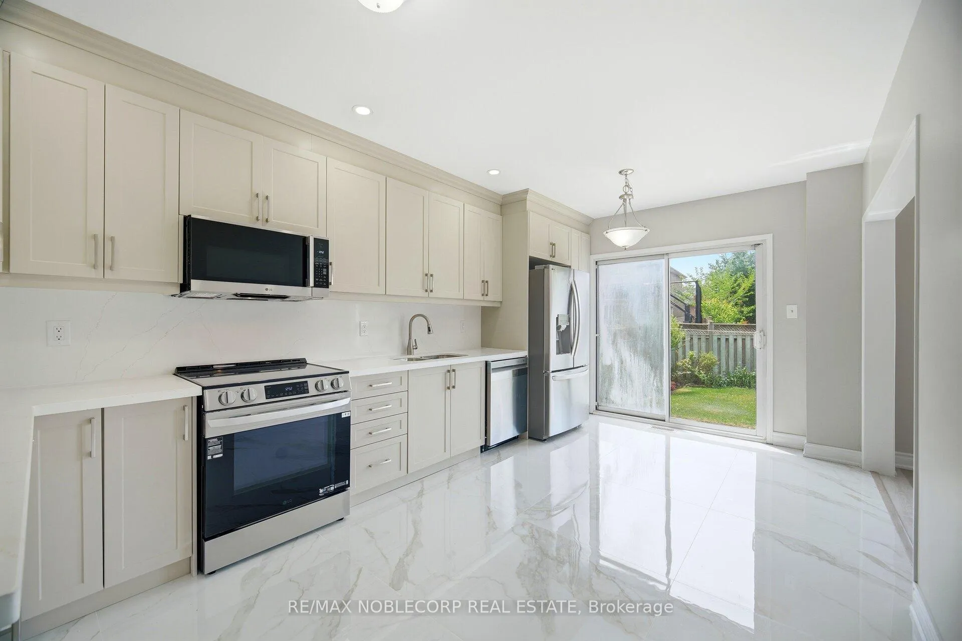 Photo 13 of Unit Upper, 22 Gold Hill Road, Brampton, Fletcher's Creek Village — HOMEH