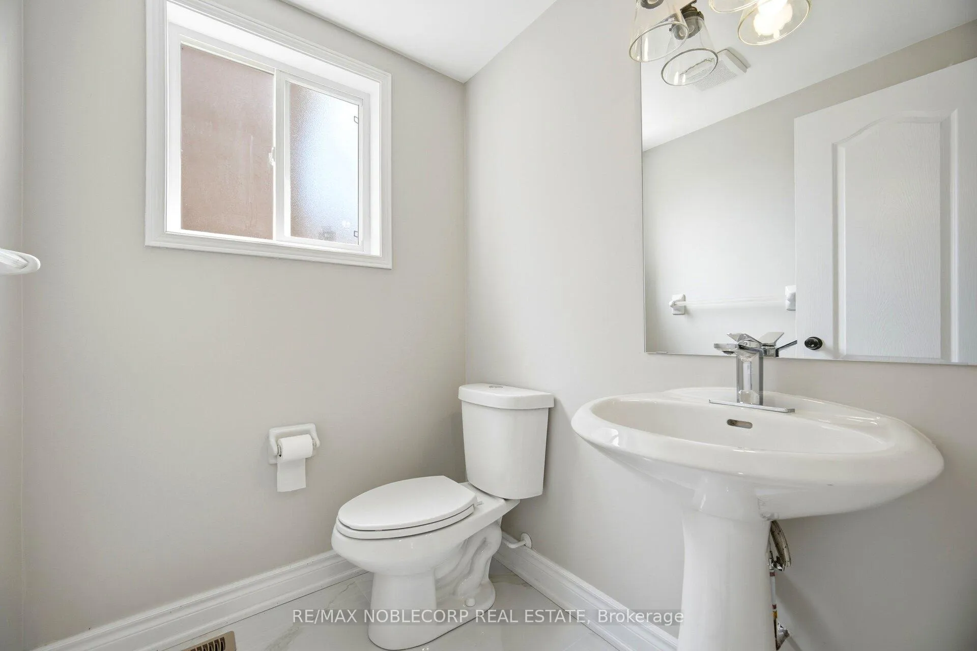 Photo 20 of Unit Upper, 22 Gold Hill Road, Brampton, Fletcher's Creek Village — HOMEH