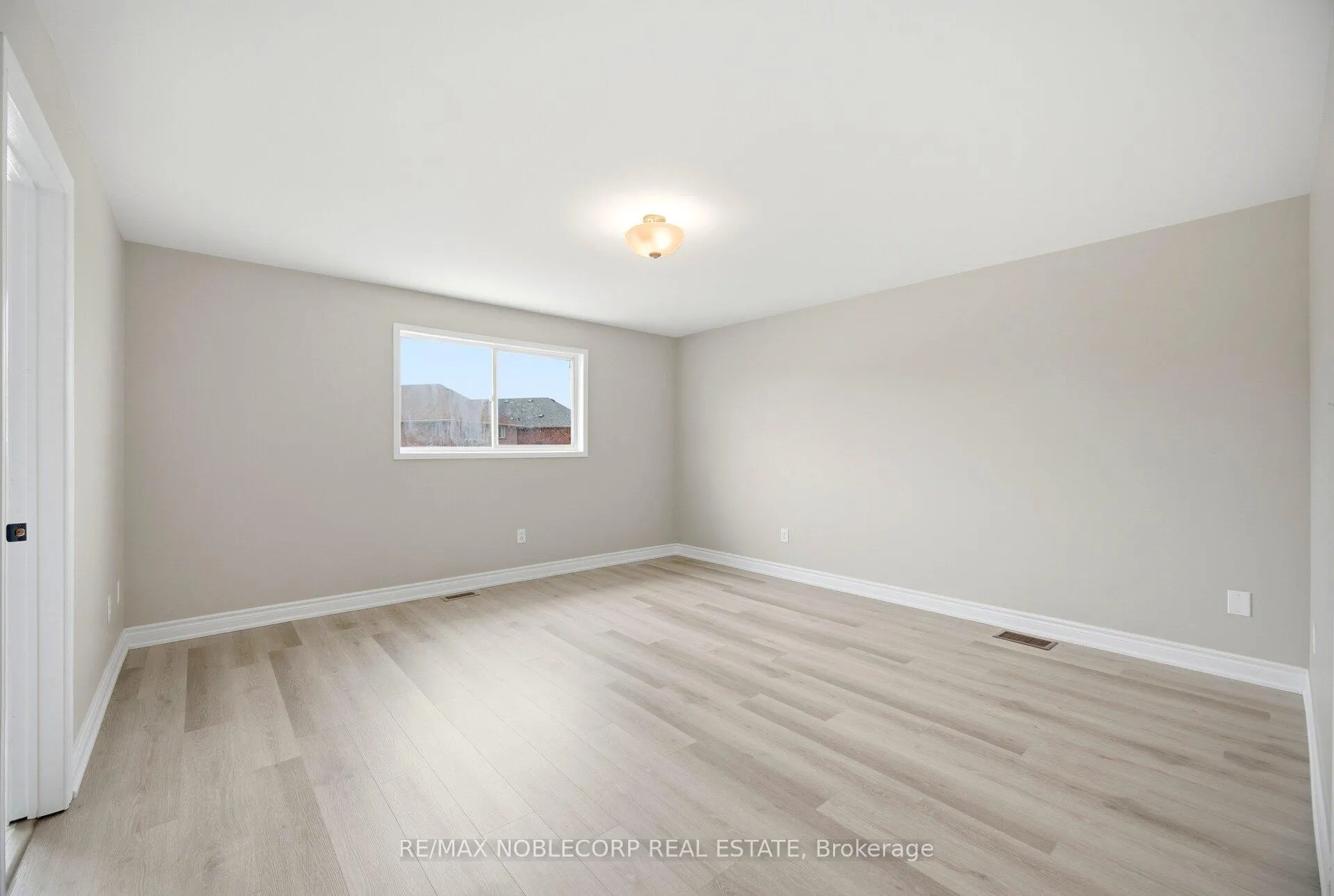 Photo 24 of Unit Upper, 22 Gold Hill Road, Brampton, Fletcher's Creek Village — HOMEH