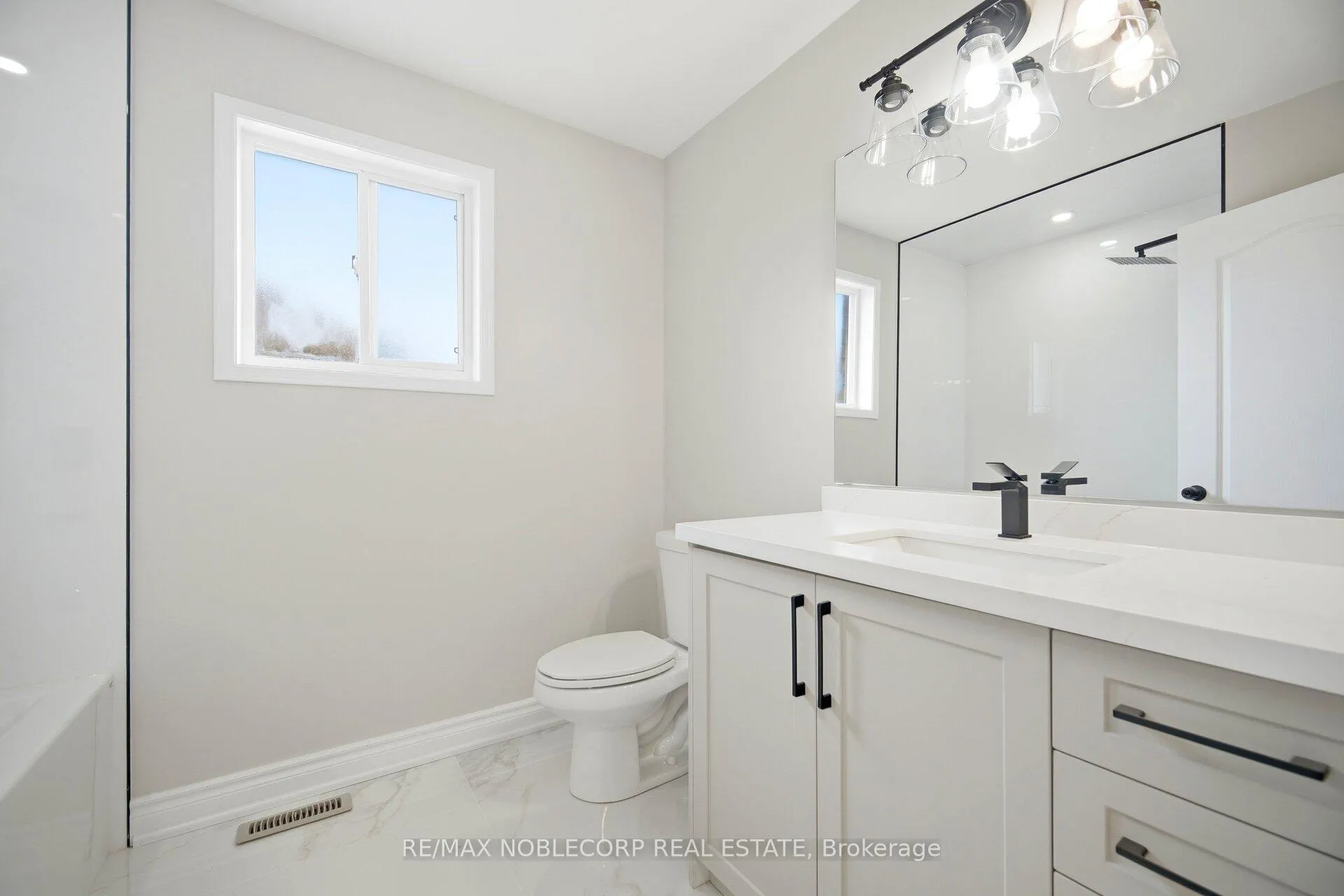 Photo 35 of Unit Upper, 22 Gold Hill Road, Brampton, Fletcher's Creek Village — HOMEH
