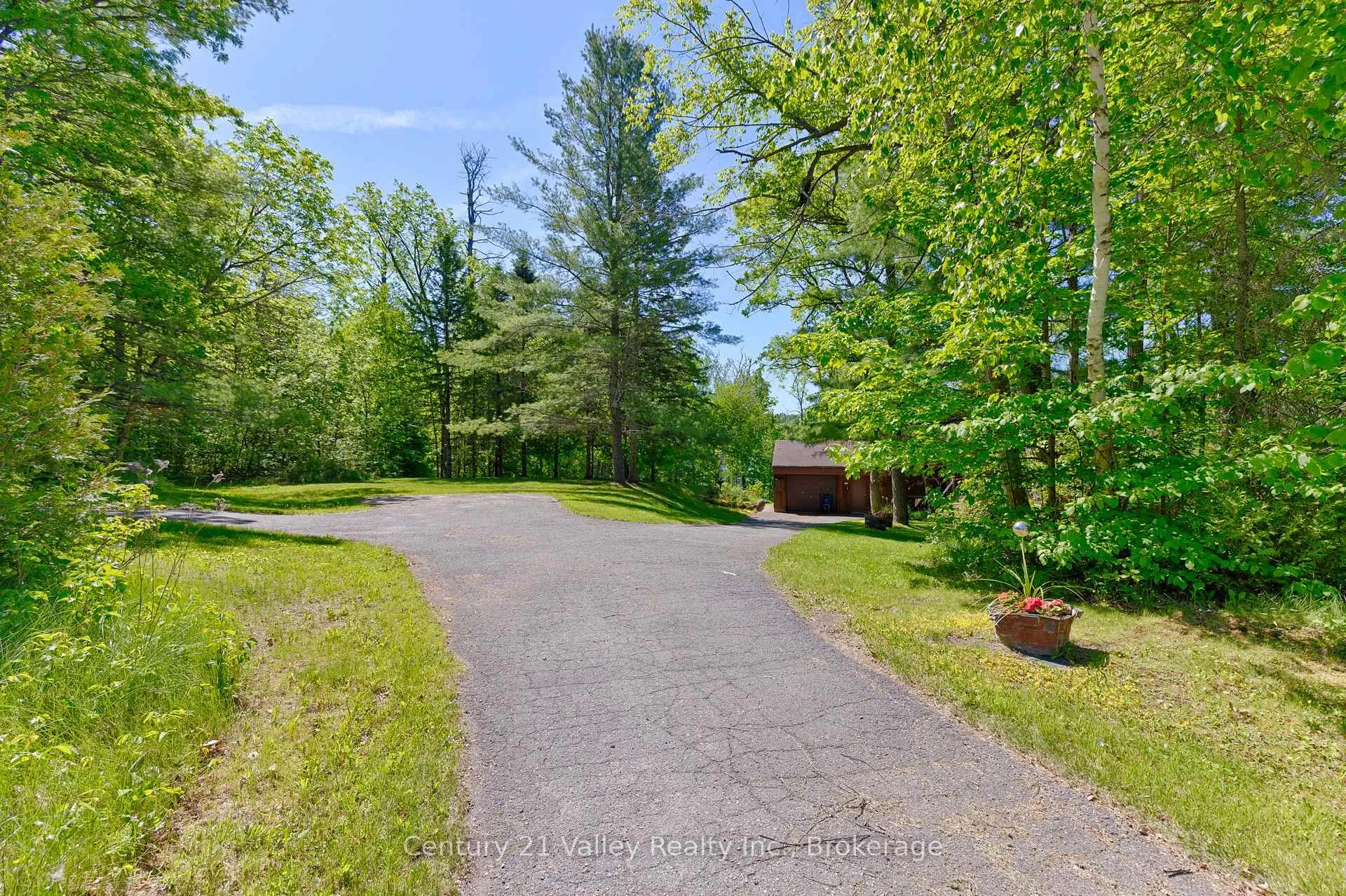 Photo 9 of 3233 Calabogie Road, Greater Madawaska — HOMEH