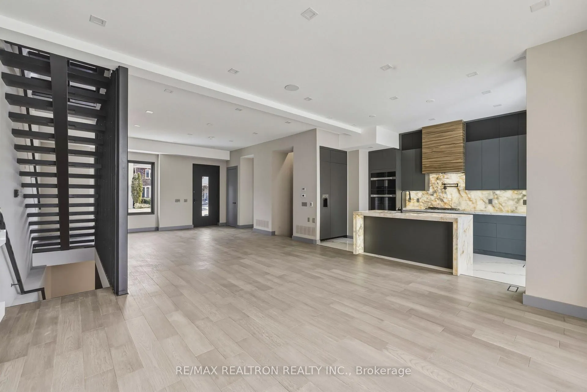 Photo 3 of 1002 Spadina Road, Toronto, Forest Hill North — HOMEH