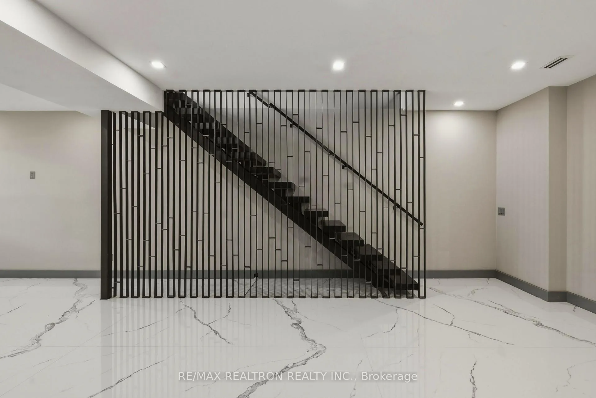 Photo 9 of 1002 Spadina Road, Toronto, Forest Hill North — HOMEH