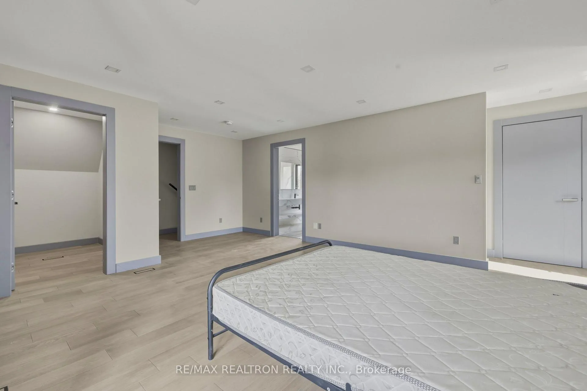 Photo 41 of 1002 Spadina Road, Toronto, Forest Hill North — HOMEH