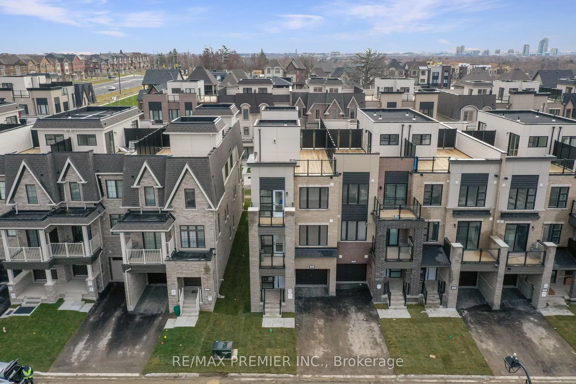 Photo 3 of 23 Gilbert Wright Avenue, Markham, Angus Glen — HOMEH