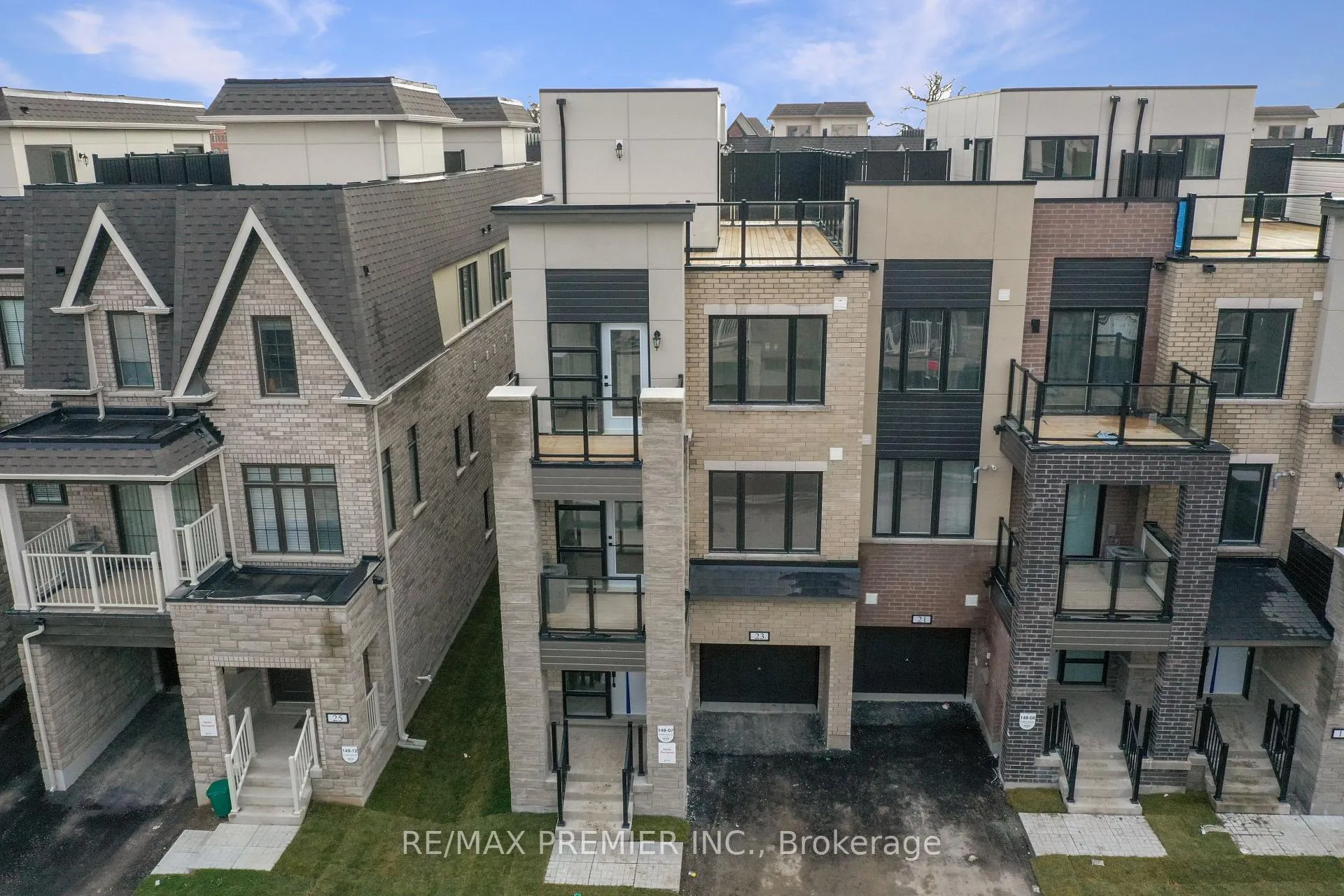 Photo 4 of 23 Gilbert Wright Avenue, Markham, Angus Glen — HOMEH
