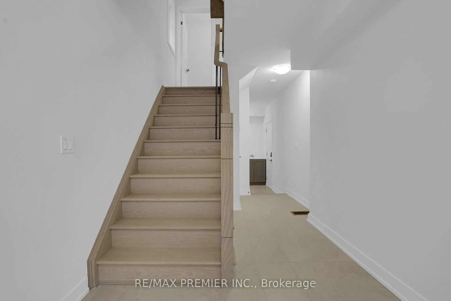 Photo 8 of 23 Gilbert Wright Avenue, Markham, Angus Glen — HOMEH