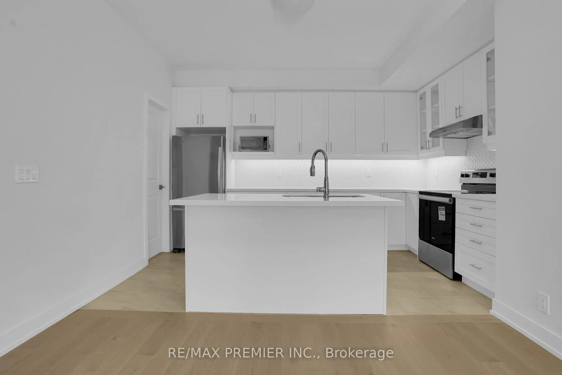 Photo 11 of 23 Gilbert Wright Avenue, Markham, Angus Glen — HOMEH