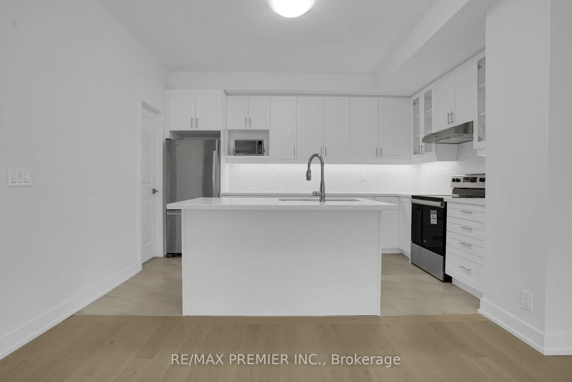Photo 12 of 23 Gilbert Wright Avenue, Markham, Angus Glen — HOMEH