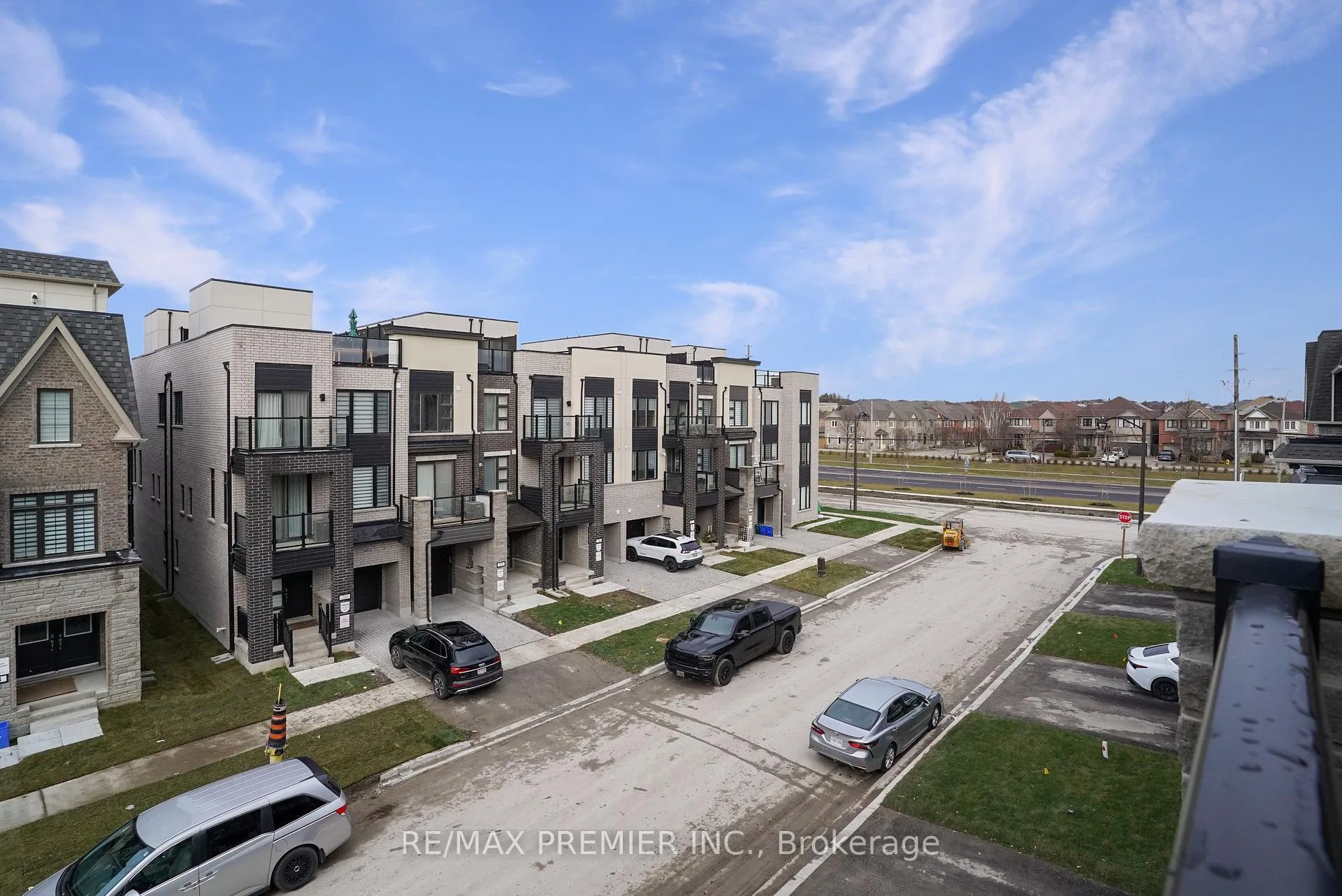 Photo 44 of 23 Gilbert Wright Avenue, Markham, Angus Glen — HOMEH